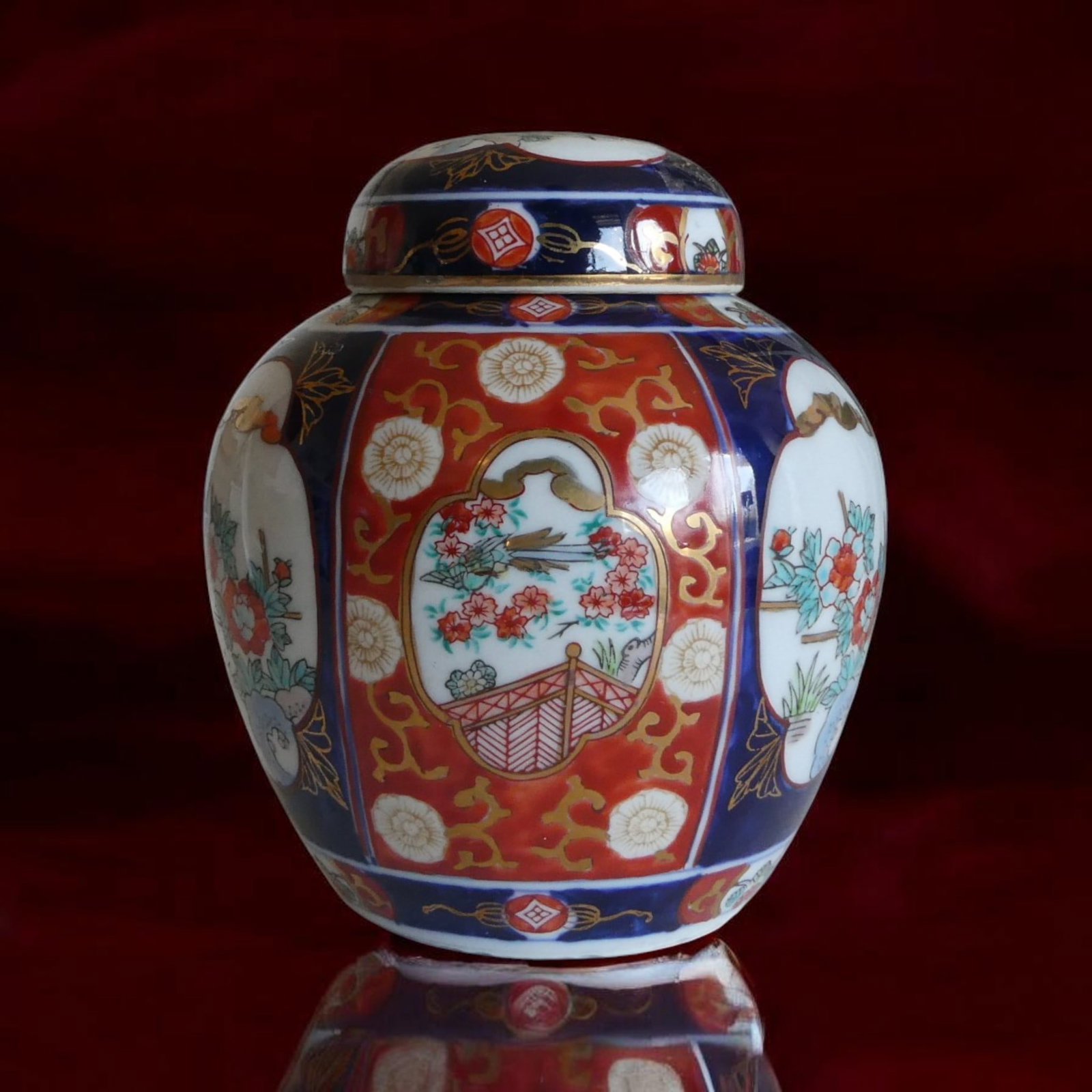 Japanese Imari Porcelain Jar Meiji Period 19th Century: A finely decorated Japanese Imari porcelain jar with matching lid, dating to the late 19th century during the Meiji period, showcasing the vibrant and richly detailed aesthetic for which Imari ware is