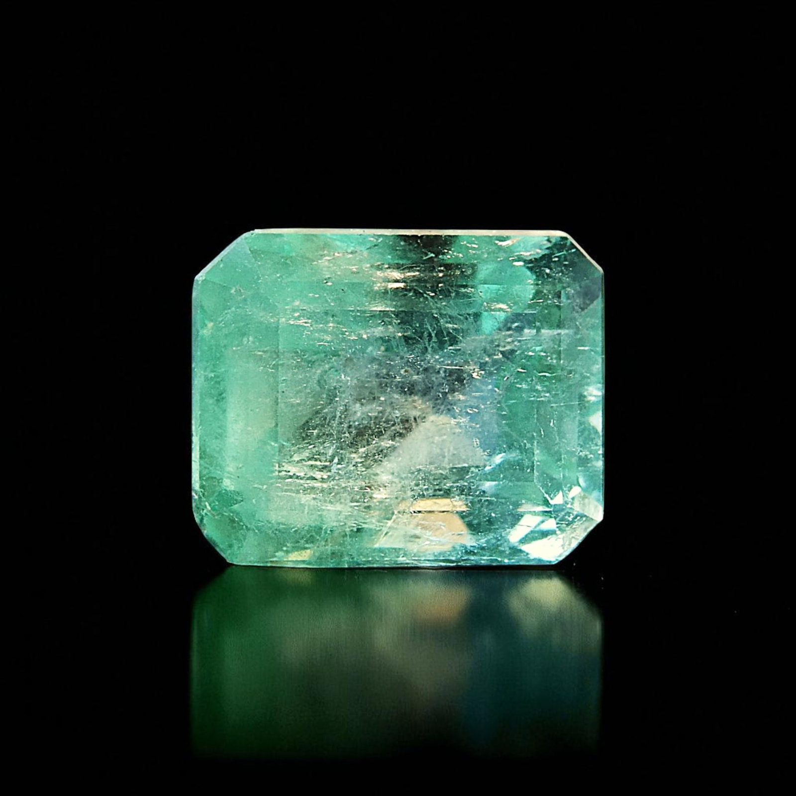 4.65 ct Colombian-Type Emerald, GIA Certified, Clarity Enhanced (F2): A fine and notable example of a modern clarity-enhanced emerald, this 4.65 carat stone displays the classic qualities admired in Colombian-type emeralds. Certified by the Gemological Institute of Amer