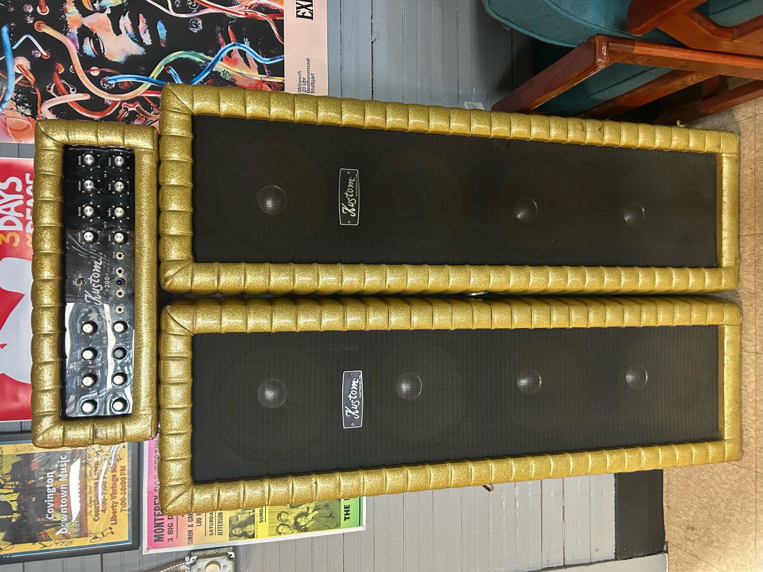Kustom 2oo w/matching Speakers (1 of 4)