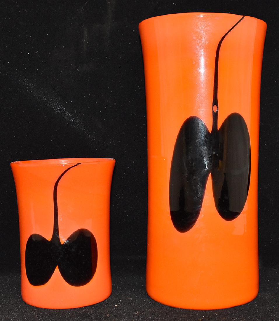 Pair of Heikki Orvola Art Glass Vases: A pair of Heikki Orvola for Nuutajarvi Notsjo (Finland) art glass vases, each with etched signatures on base. Taller: 9-3/4 in. x 4-1/2 in diameter. Provenance: From the collection of Paul Shaub, New