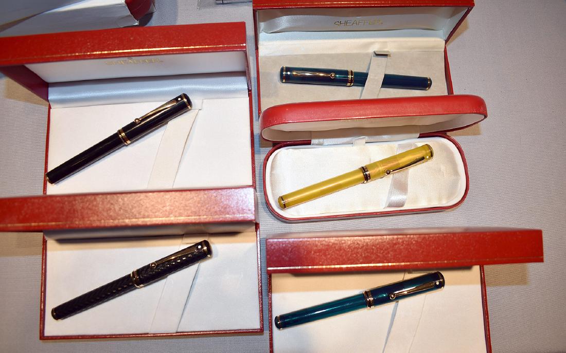Five Shaeffer Levenger Gold Nib Fountain Pens (1 of 6)