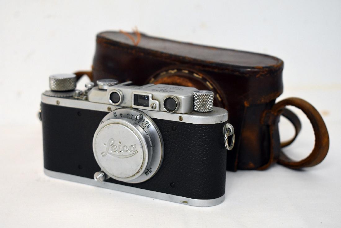 Leica III A Camera with Lens (1 of 3)