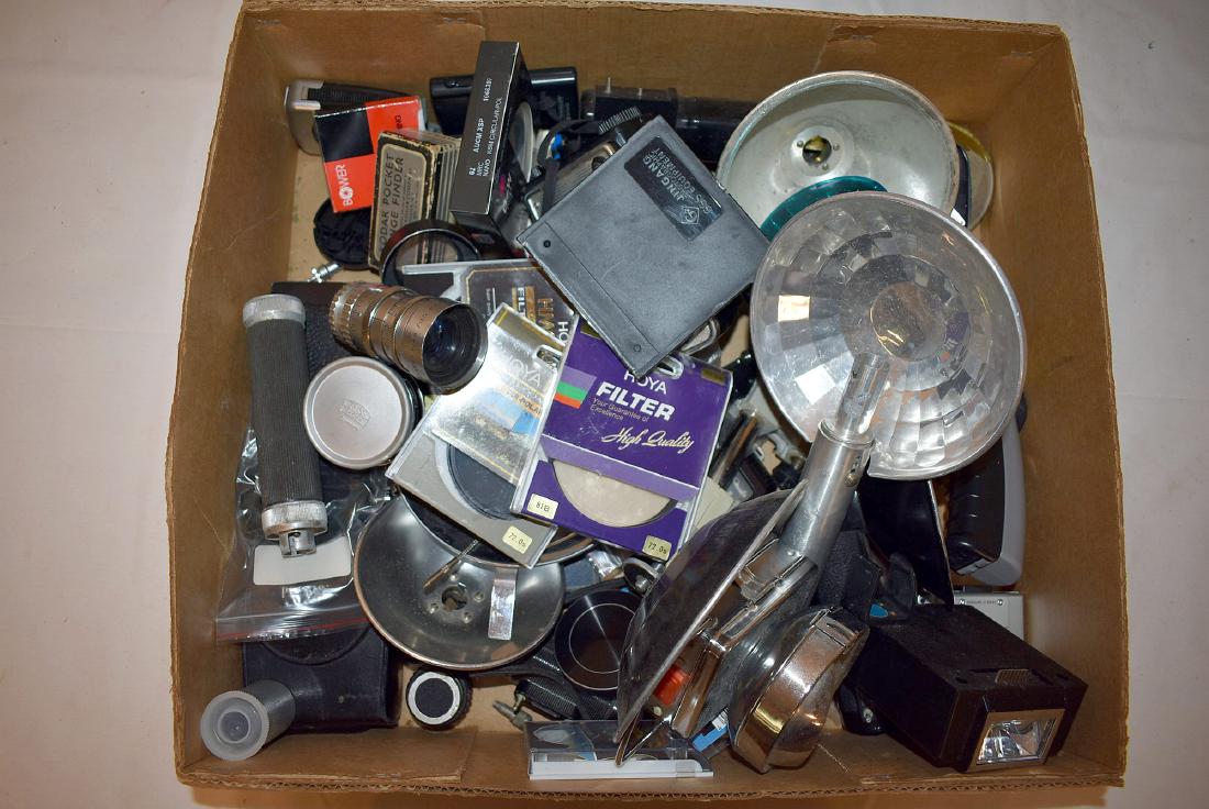 Assorted Vintage Camera Accessories (1 of 2)