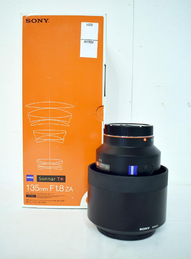 Sony Lens Model SAL135F18Z (1 of 3)