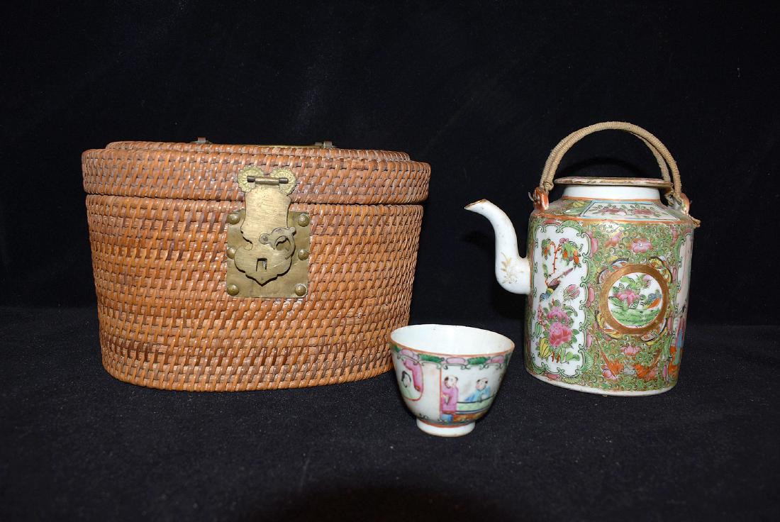 Chinese Rose Medallion Teapot & Cup in Basket (1 of 4)