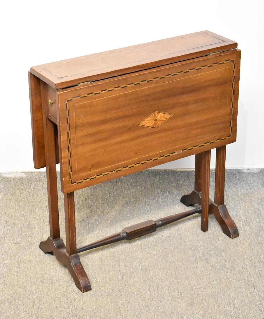 Antique Sheraton-style Drop-Leaf Stand (1 of 3)