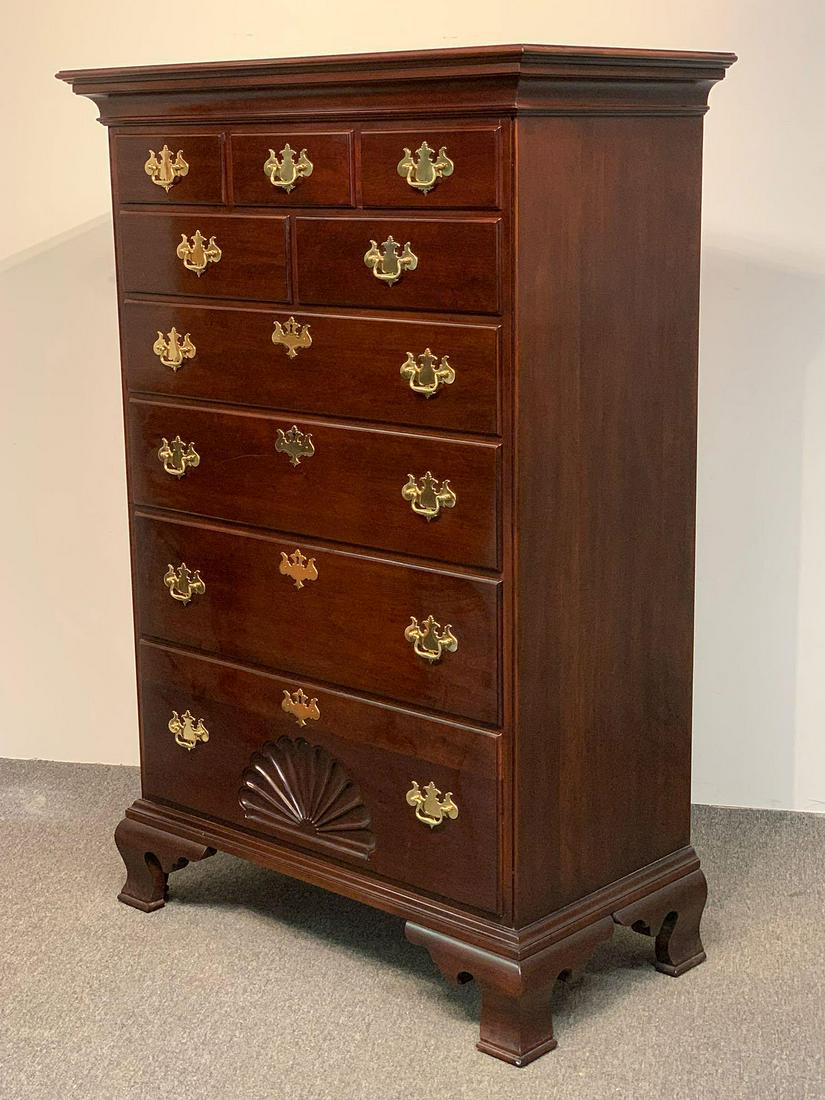 Mahogany Corner Cabinet With Shell Carving Jun 08 2019