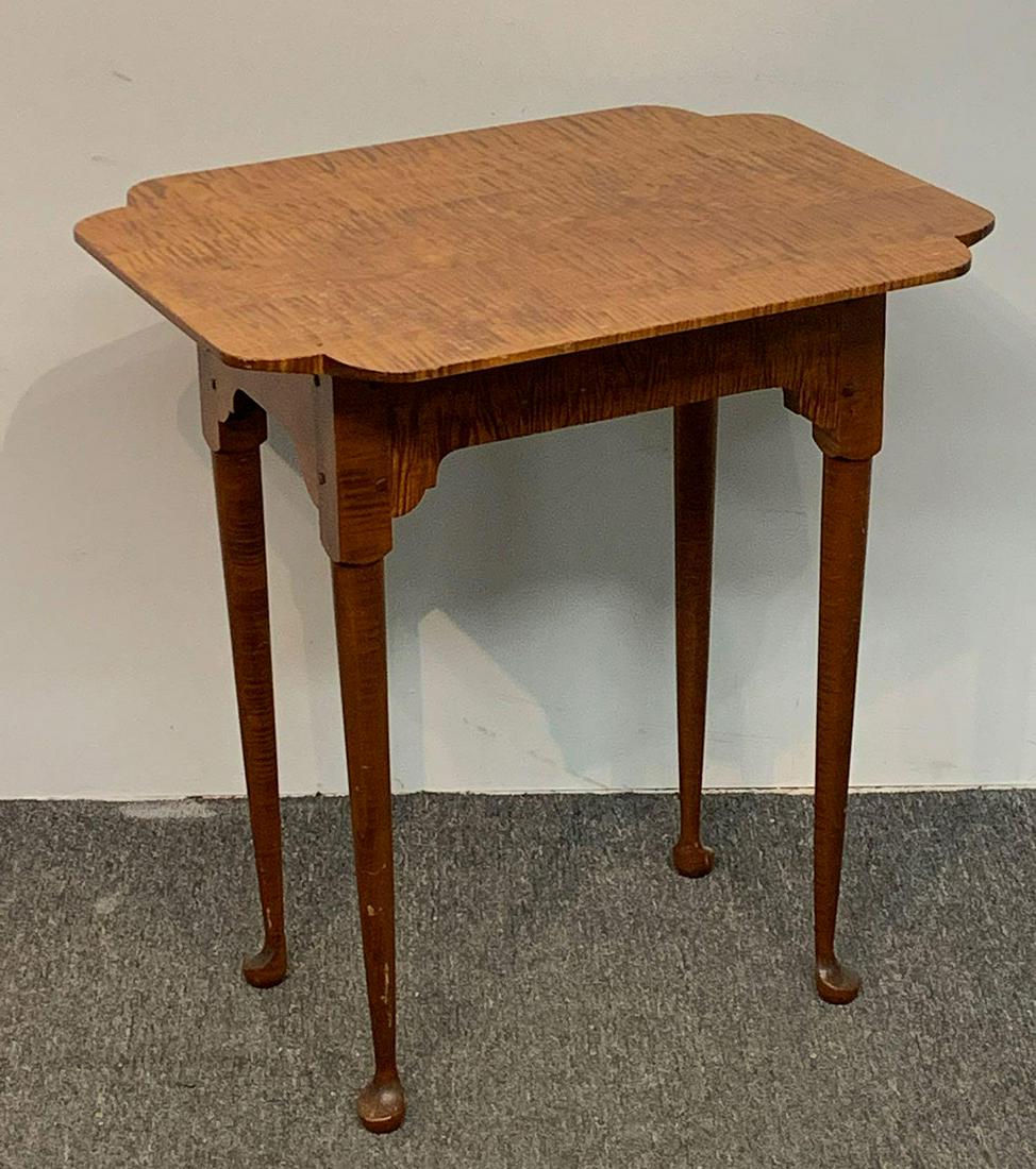 Custom Tiger Maple Table By David Smith: A cabinet-made custom tiger maple New England style table with shaped top and fine tapering Queen Anne legs, by David Smith, Ohio. Branded mark. 25-1/2 in tall x 23-1/2 in wide x 18-1/2 in deep.