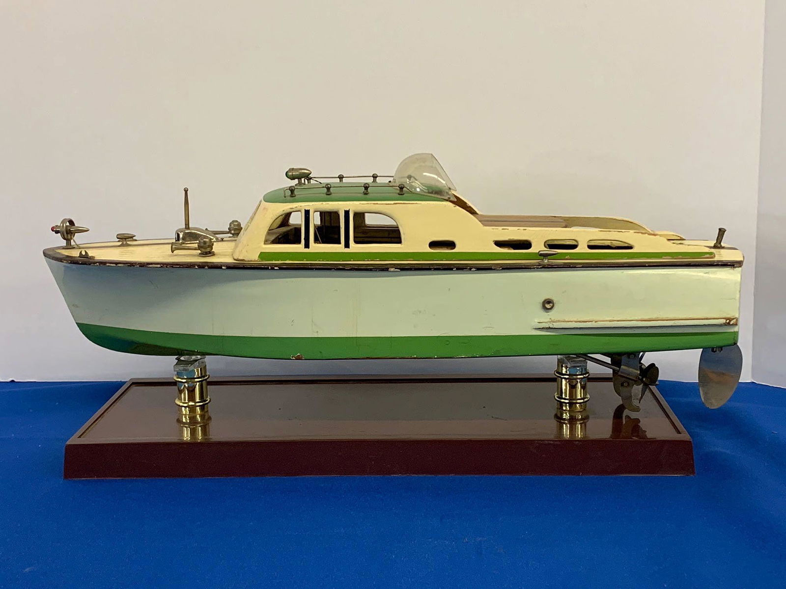 ITO Wooden Model Cabin Cruiser Boat (1 of 6)