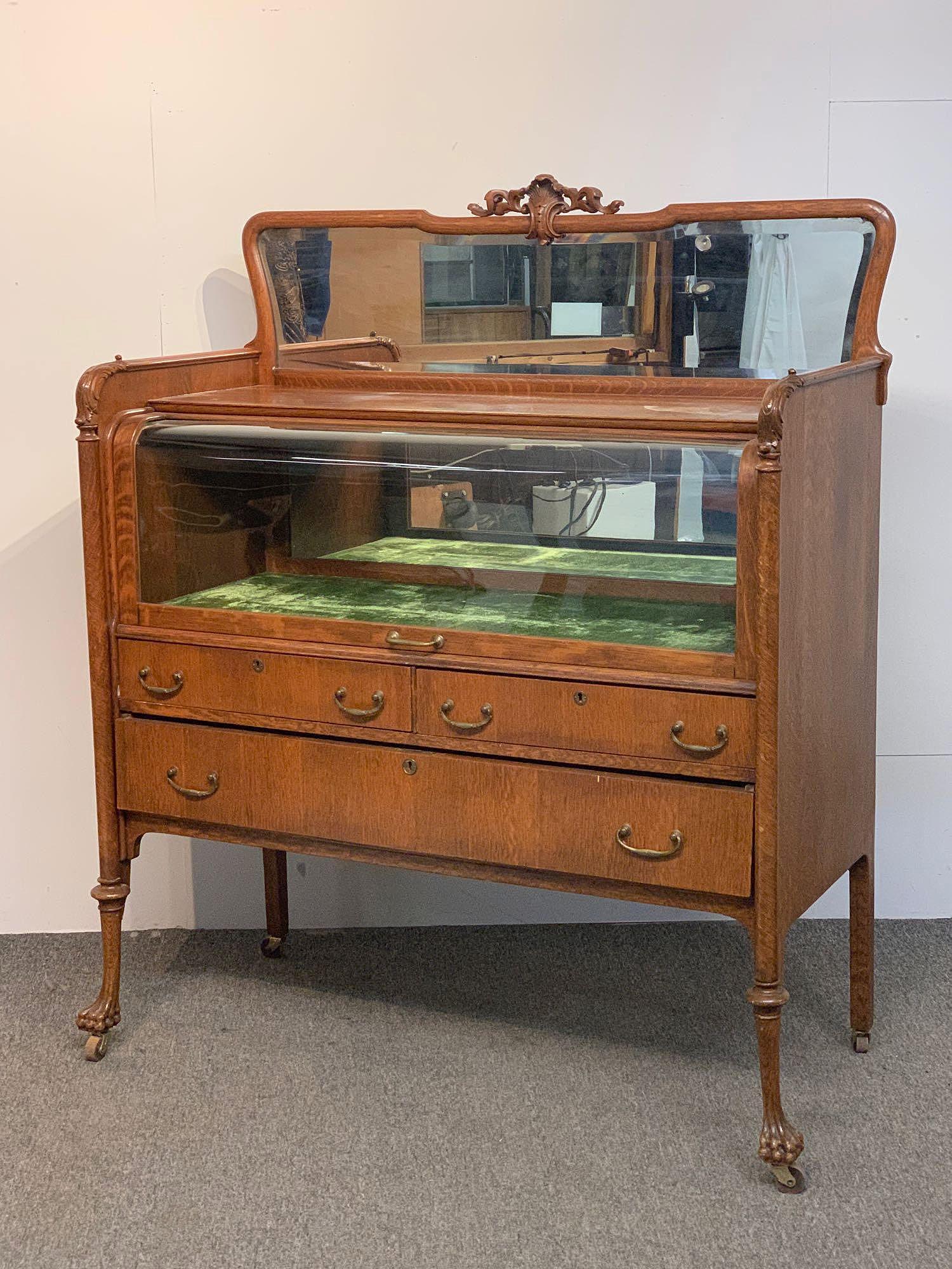 Victorian Oak and Bow Glass Display Cabinet (1 of 5)