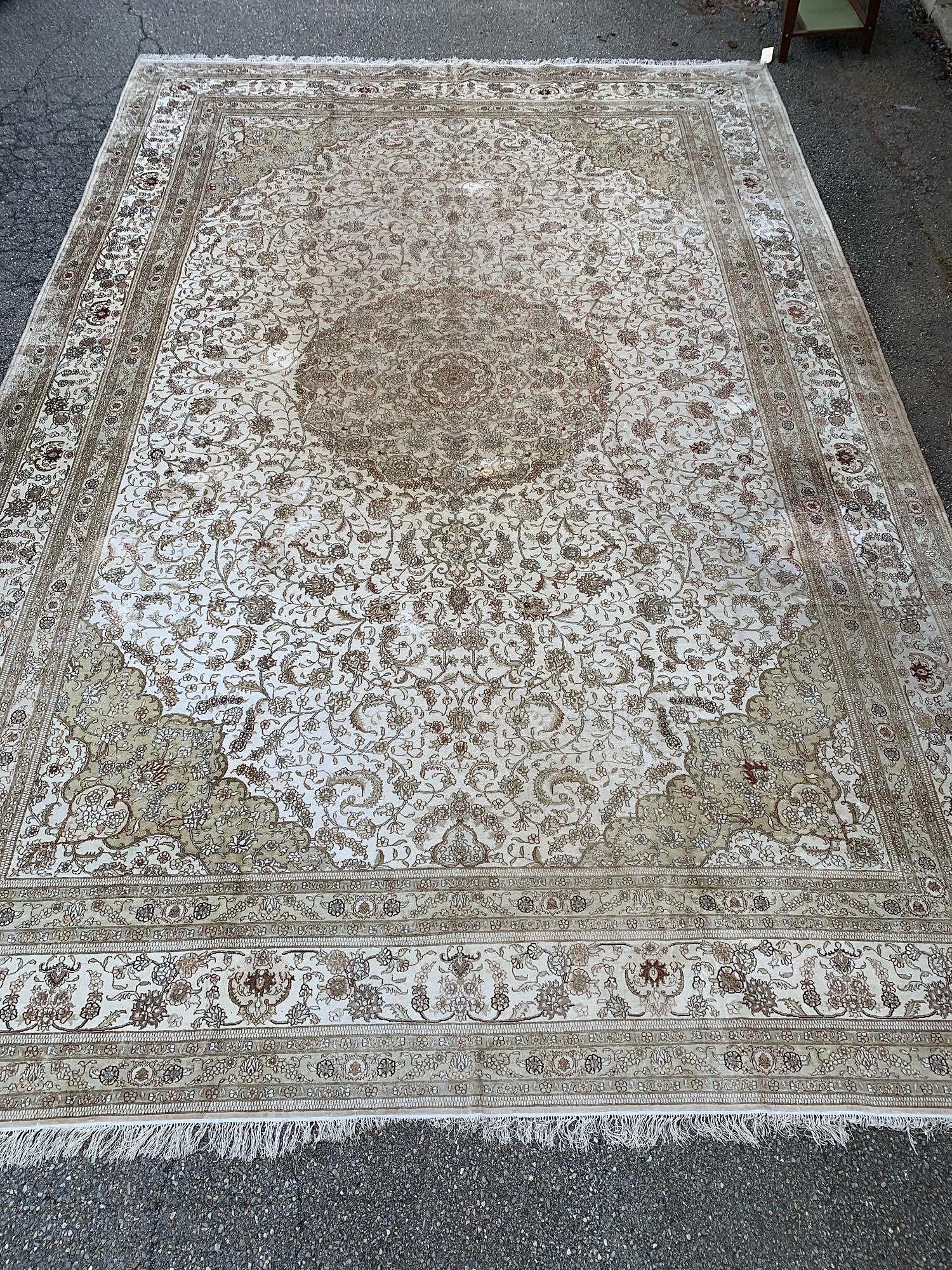 Oriental Silk Rm-sz Carpet, 17ft 10in x 11ft 10in (1 of 6)
