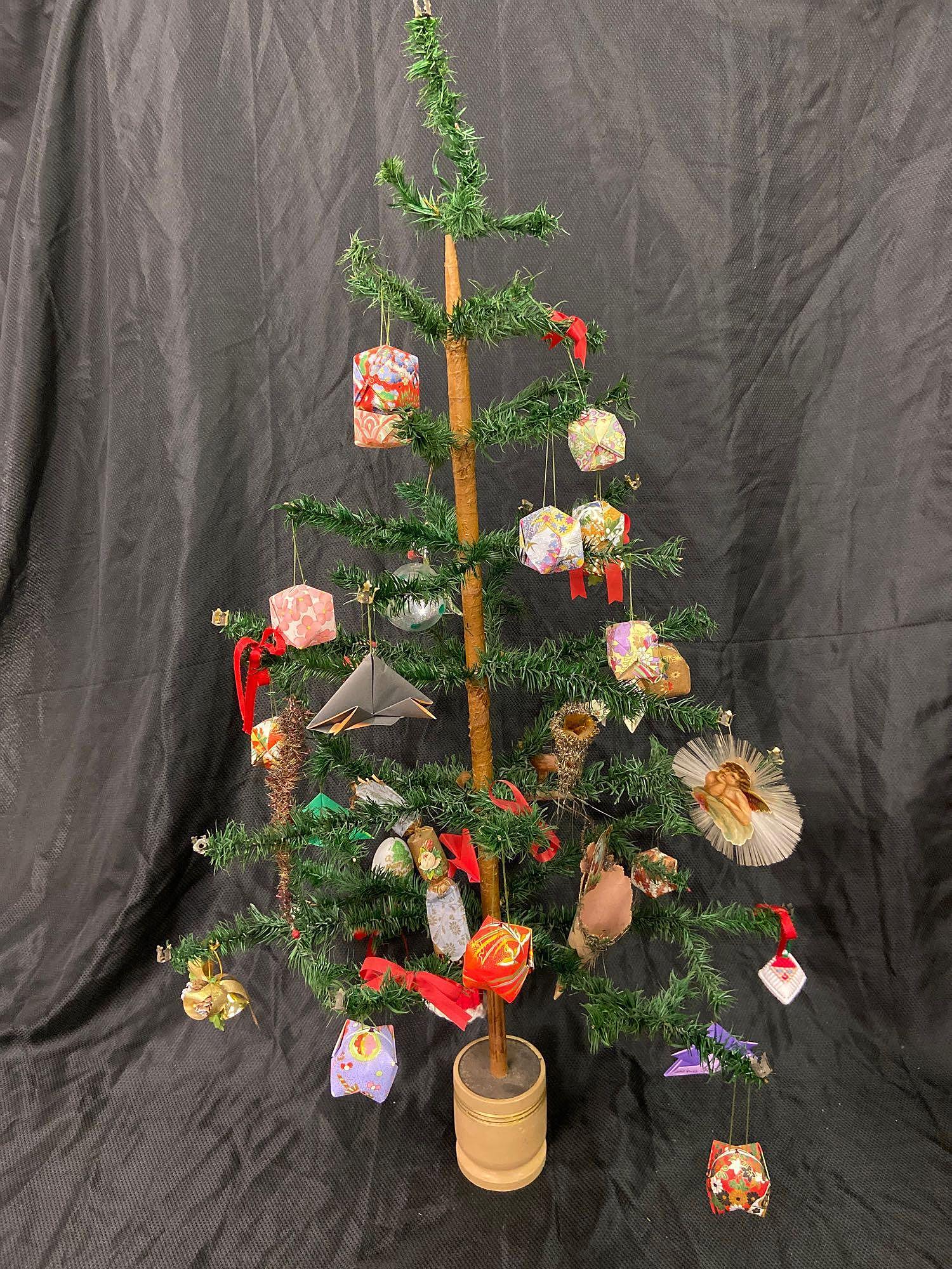 Decorated Feather Tree (1 of 2)