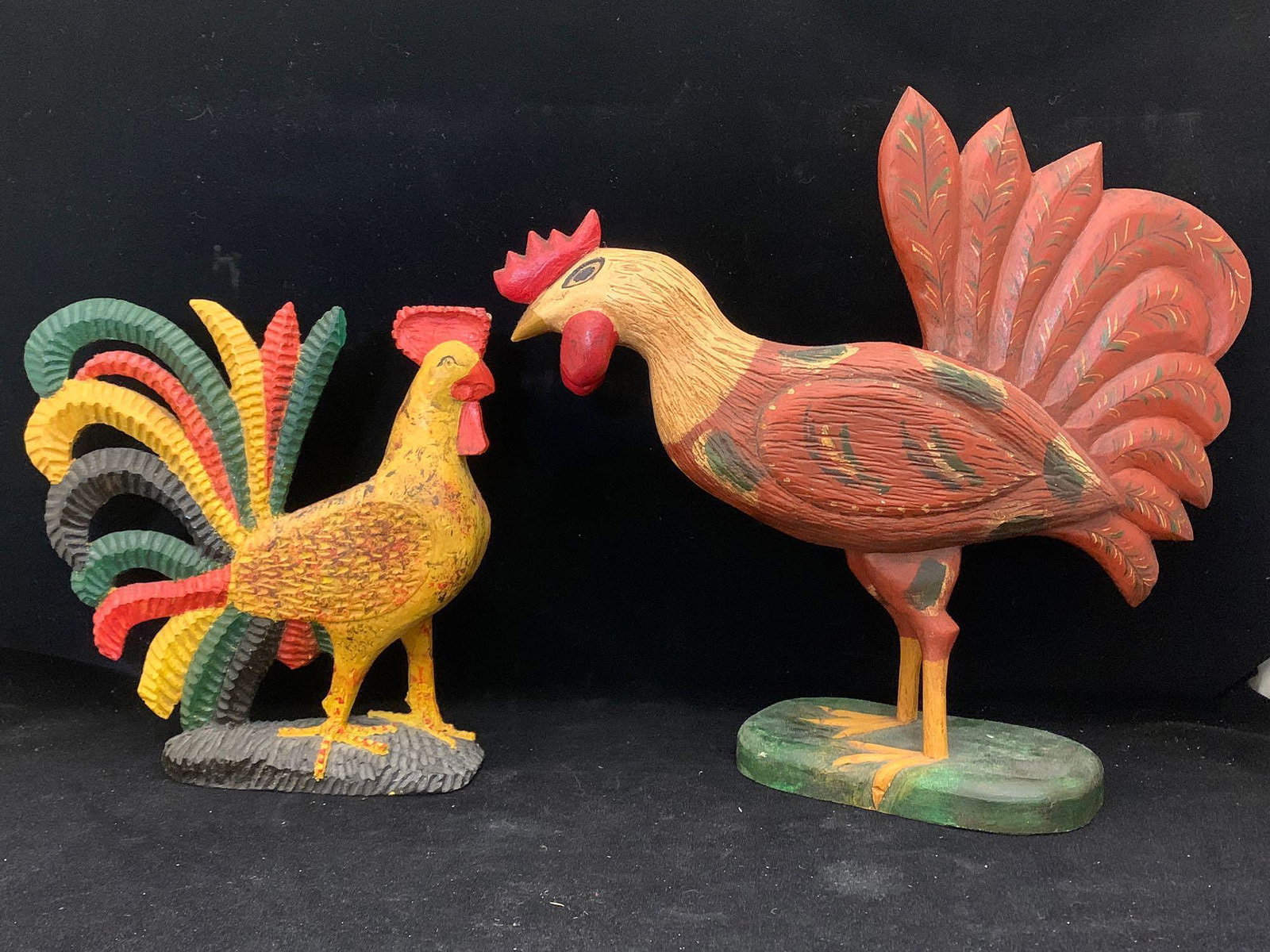 Two Folk Art Carved And Painted Roosters (1 of 8)