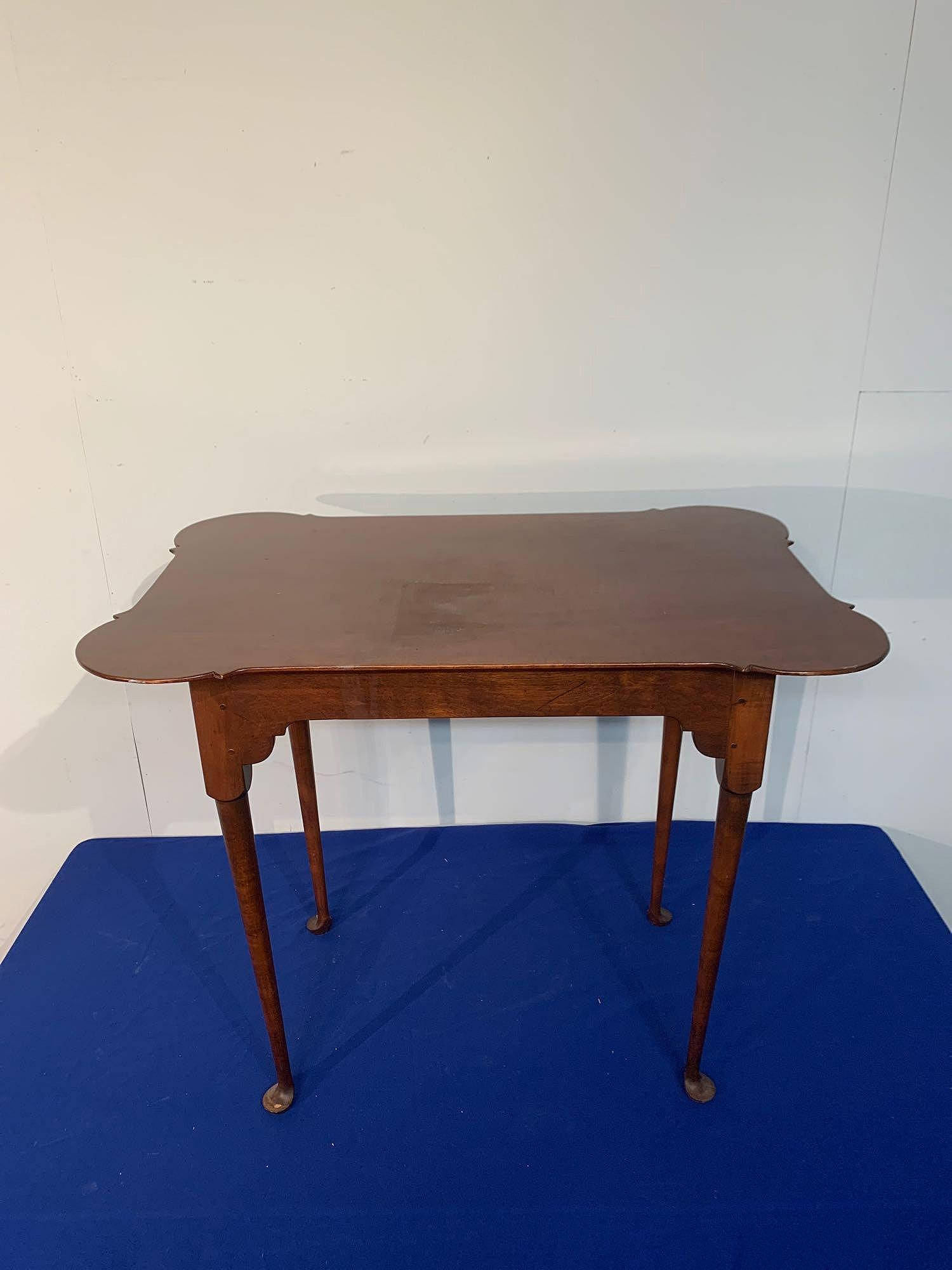 D.R. Dimes Queen Anne-style Tea Table (1 of 8)