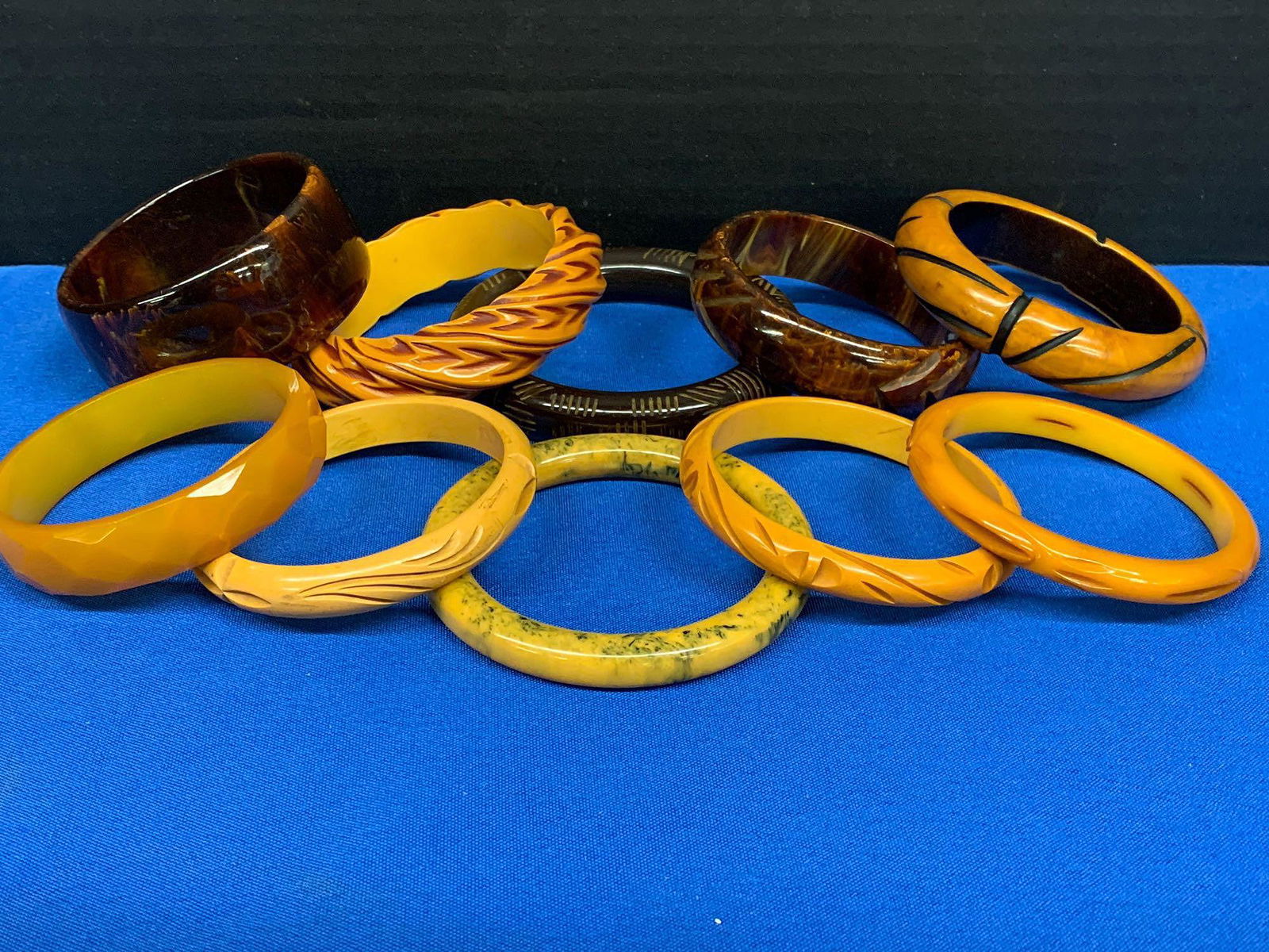 Ten Bakelite Bangle Bracelets (1 of 4)