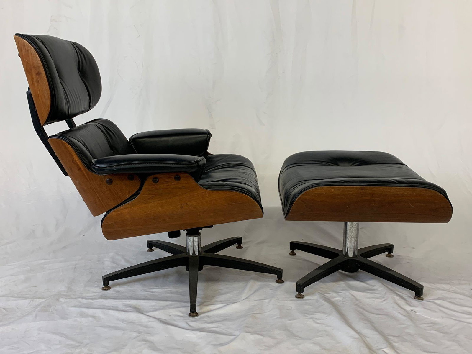 Eames-style Lounge Chair & Ottoman (1 of 5)