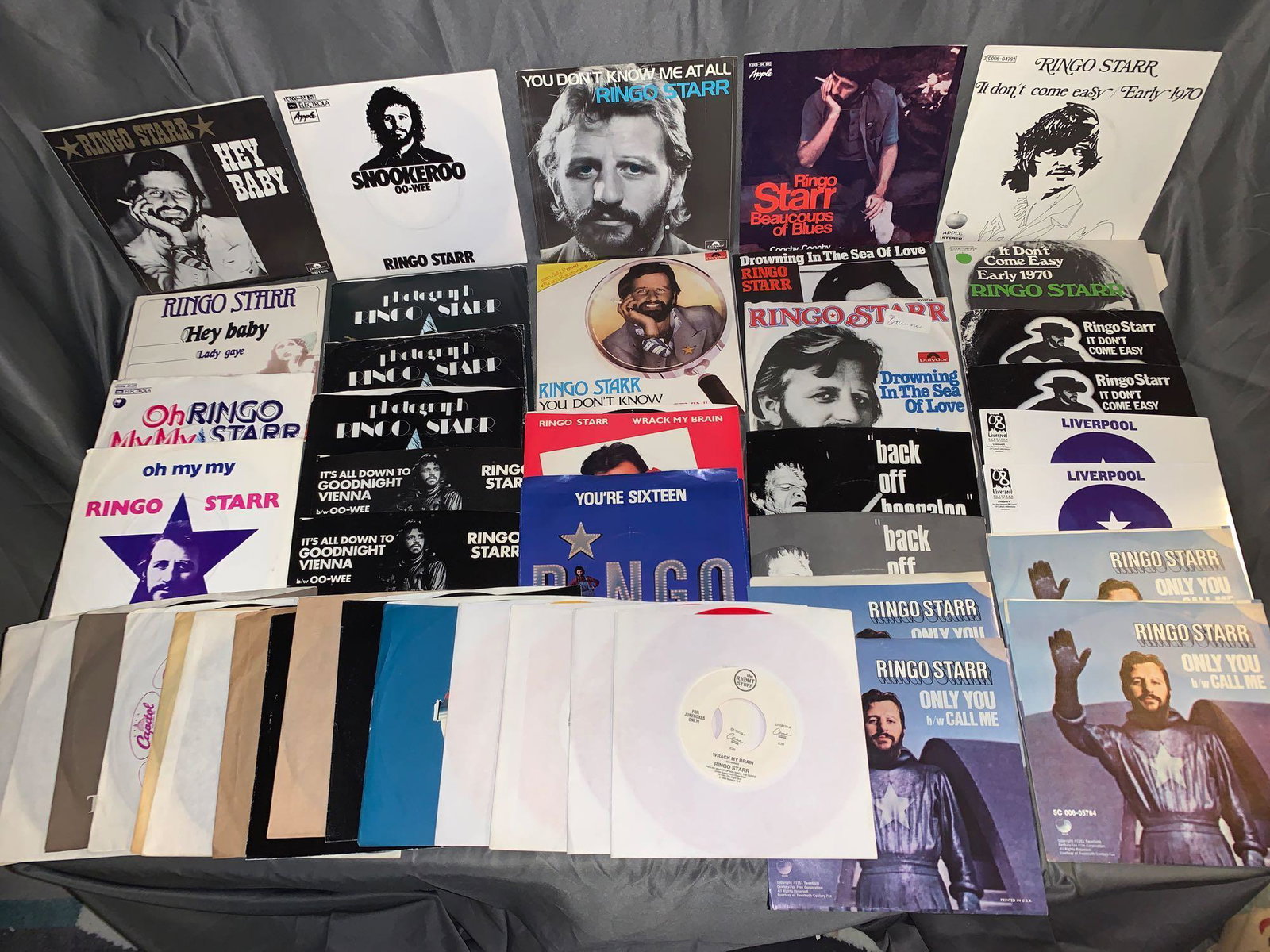 44 Ringo Starr 45rpm Records: A lot of 44 Ringo Starr 45rpm records both U.S. and non-U.S. pressings. 29 of them are picture sleeves, two of which have no associated record. Included are four jukebox-only pressings on colored viny