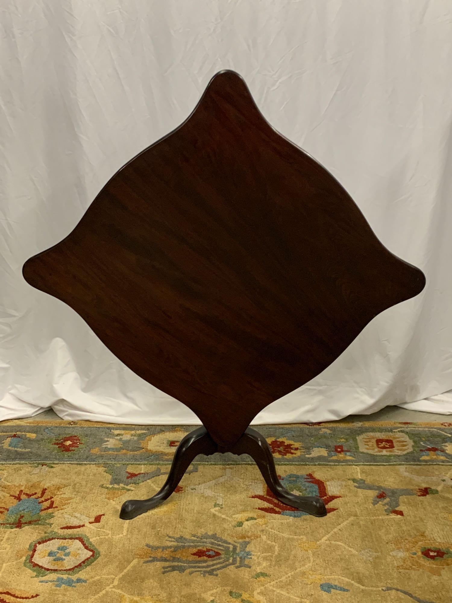 Queen Anne-style Mahogany Tea Table (1 of 5)