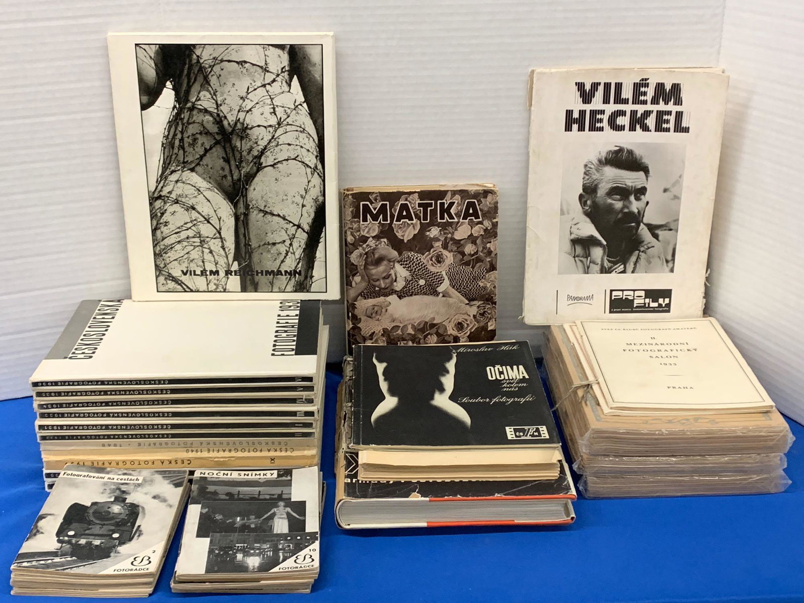 Large Group of Czech. Photography Books: A large group of Czechoslovakian Photography books ranging from the 1930s to the 1980s: 1). CeskoslovenskÃ¡ FotografiePrague: Fotograficky Obzor/Svaz CeskoslovenskÃ¡ Klubu Fotografu AmatÃ©ru, 19
