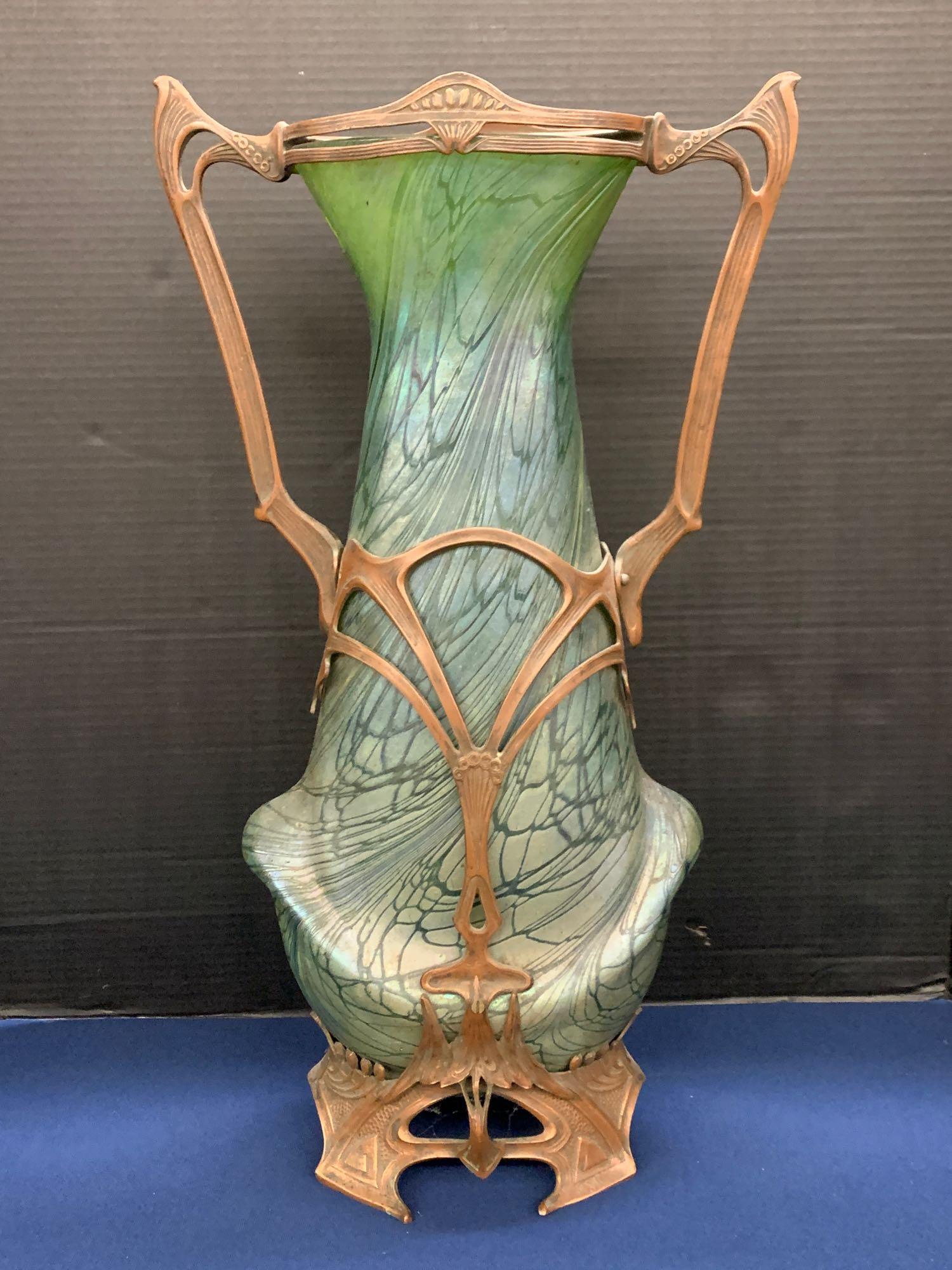 Large Art Nouveau Iridescent Glass Vase (1 of 6)