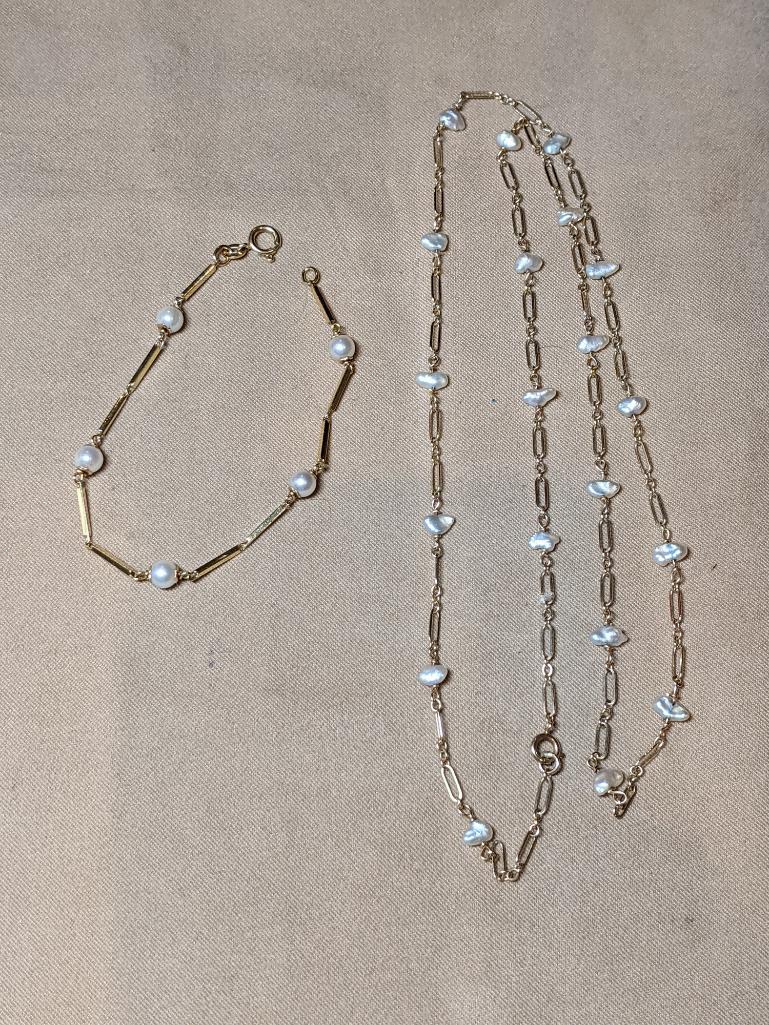Pearl and Gold Necklace and Bracelet (1 of 3)
