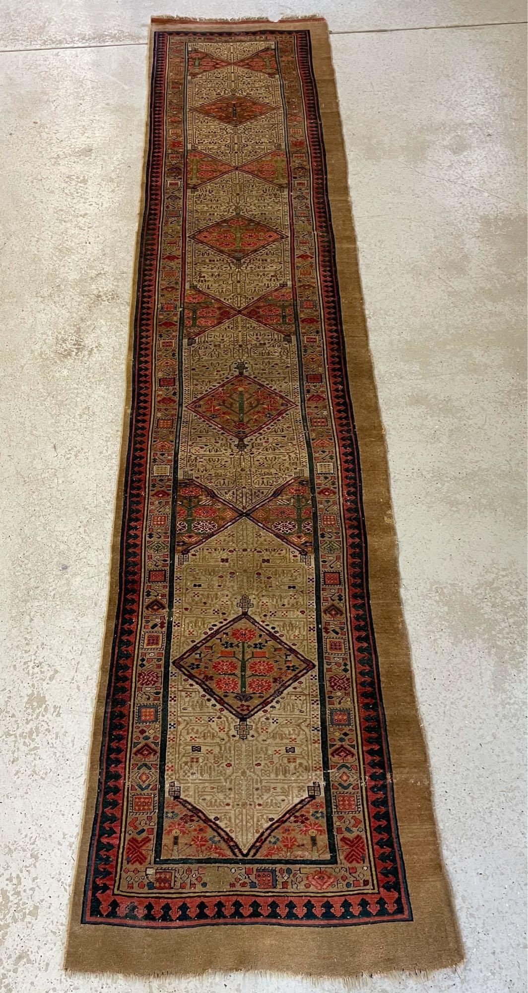 Hamadan Runner: 15ft 3in x 3ft 2in (1 of 8)