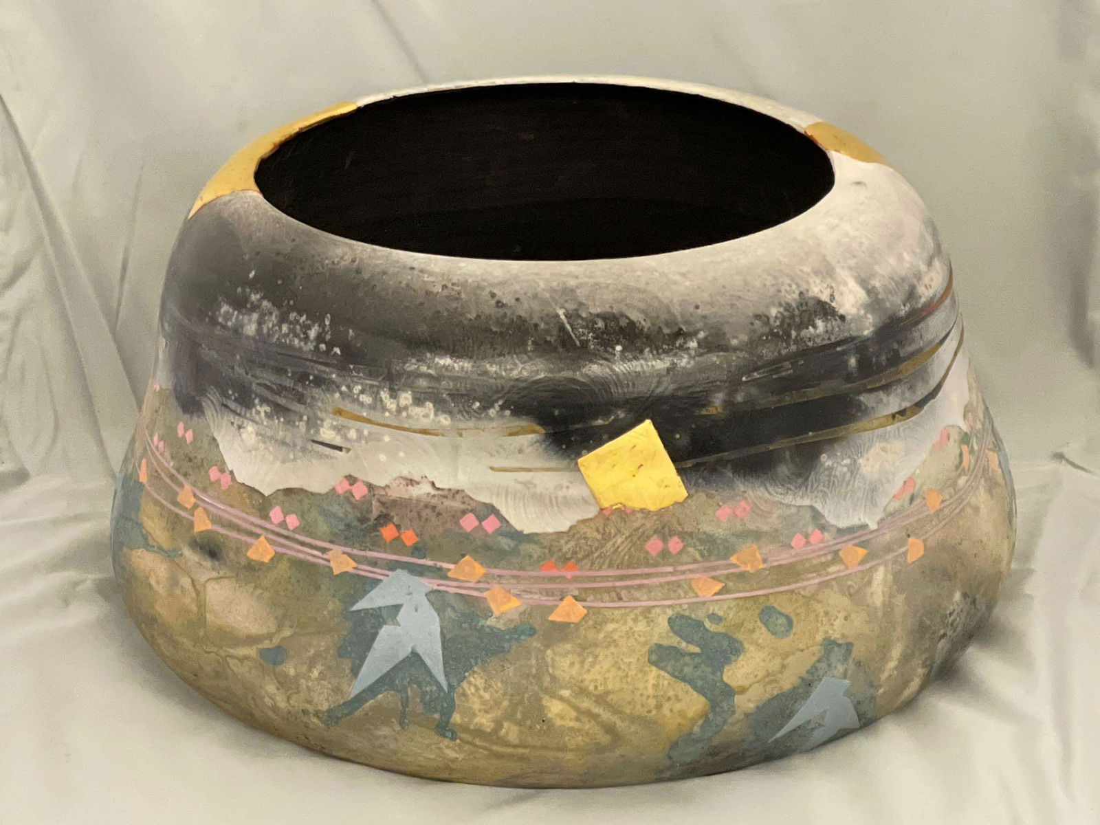 Bennett Bean. Large Pottery Vessel (1 of 5)