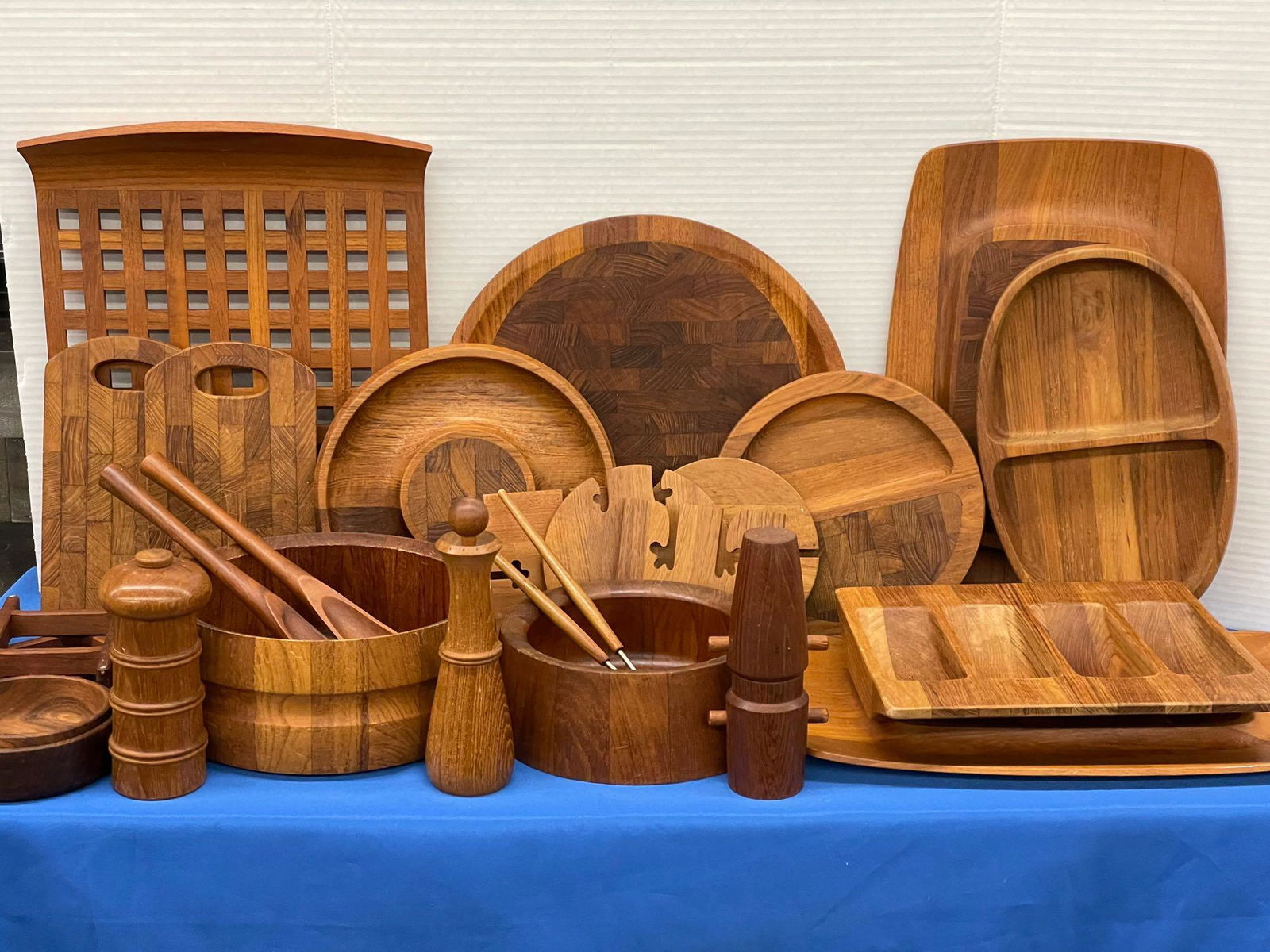 27-Piece Collection of Teak Tablewares (1 of 9)