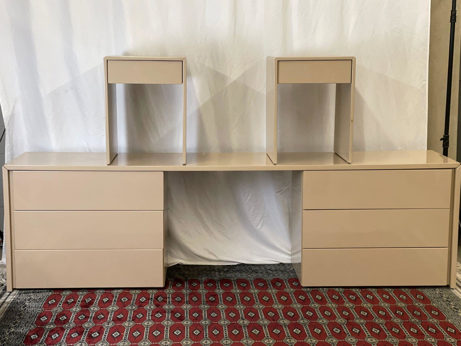 Habitat International Lacquered Bedroom Set (1 of 10)