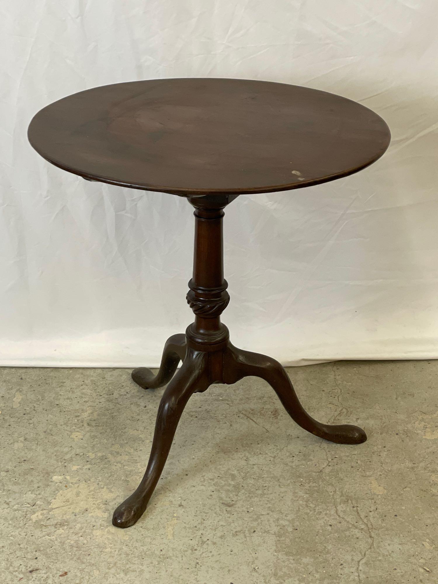 Queen Anne Mahogany Tilt -top Tea Table (1 of 6)