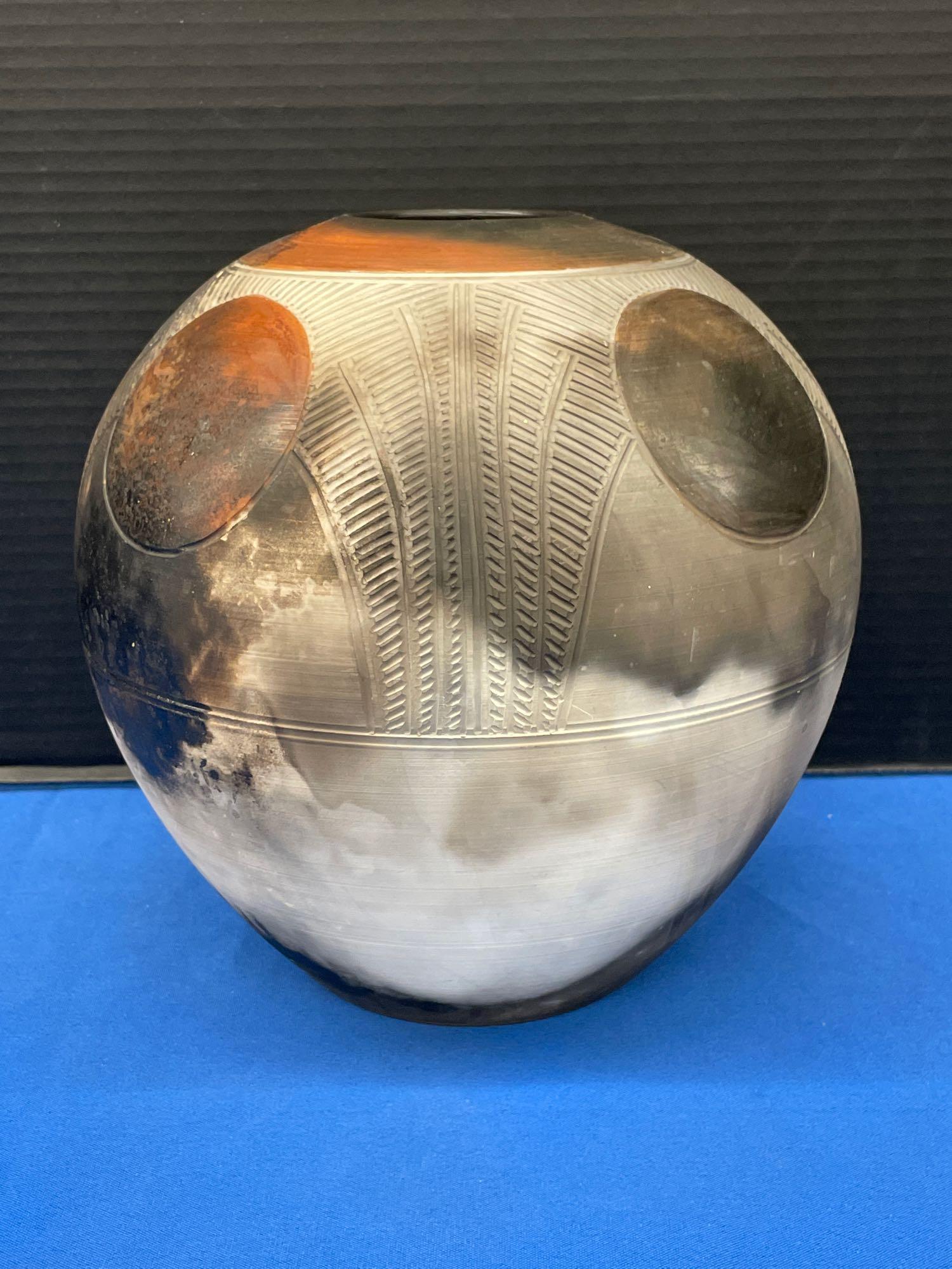 Nancee Meeker. Studio Pottery Vase (1 of 4)