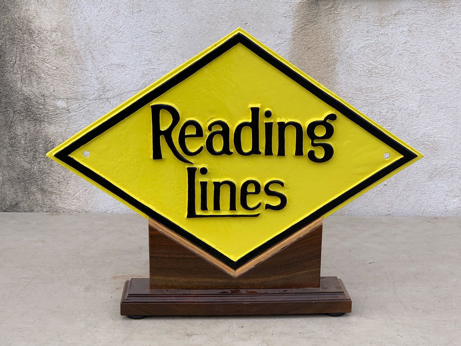 Reading Lines Sign (1 of 4)