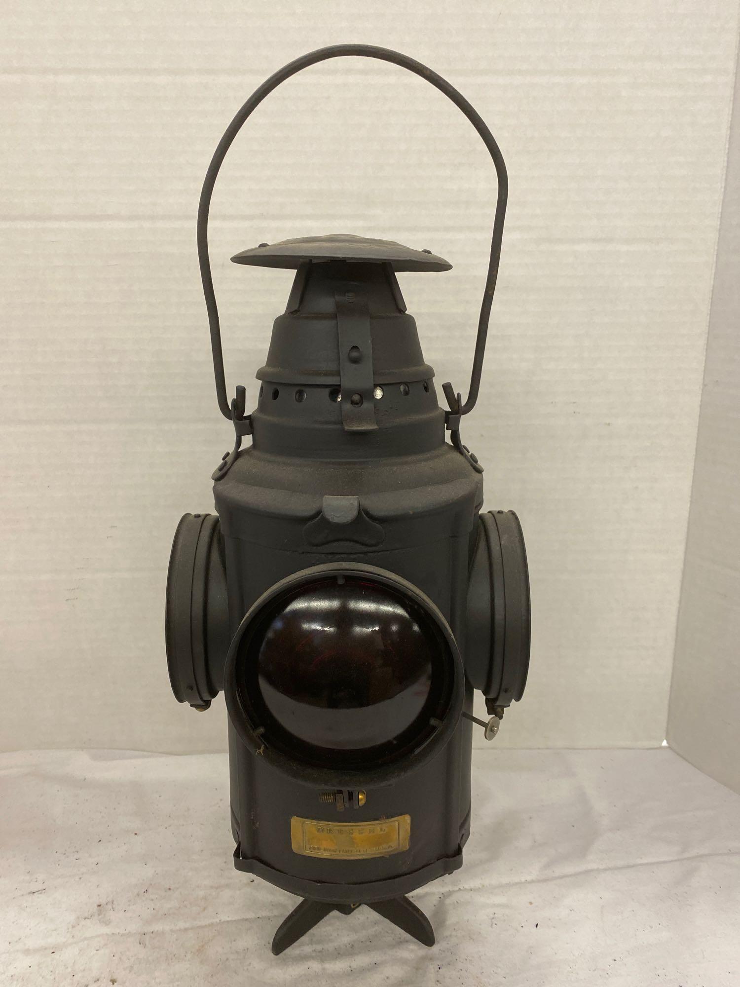 Delaware And Hudson Signal Lantern (1 of 7)