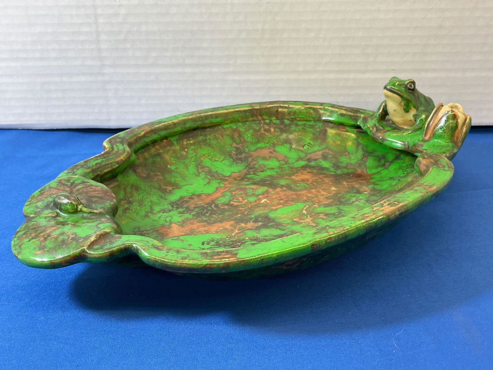 Weller Art Pottery Coppertone Frog Dish (1 of 4)