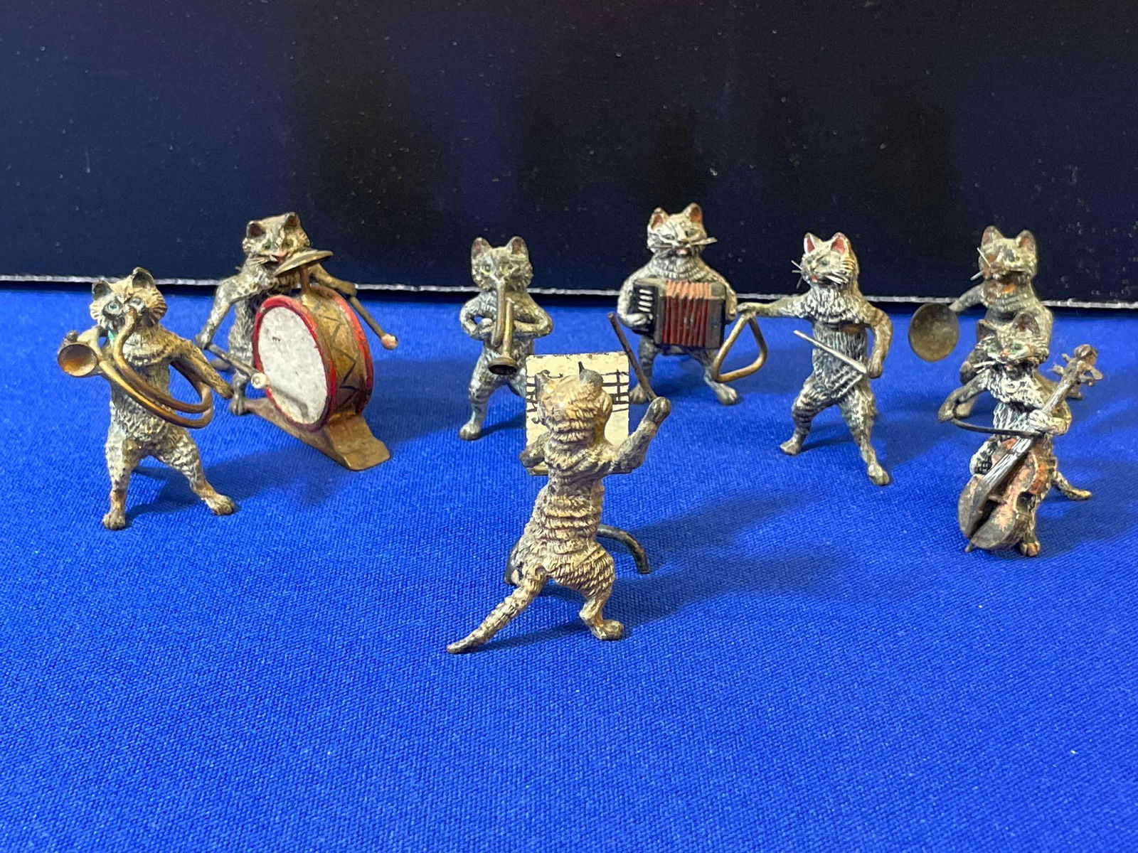 Vienna Cold Painted Bronze Cat Band (1 of 5)
