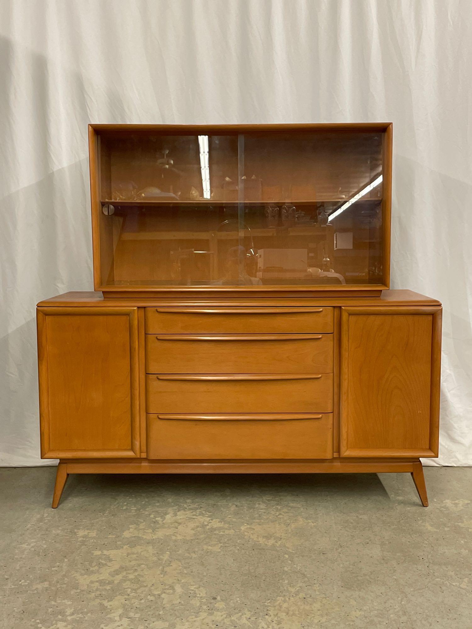 Heywood Wakefield Maple China Cabinet (1 of 6)