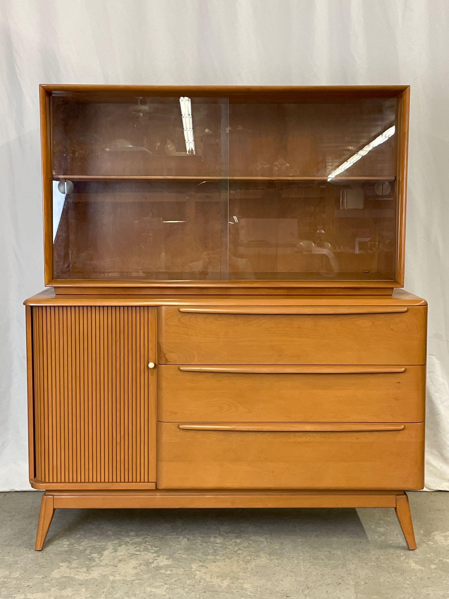 Heywood Wakefield Maple China Cabinet (1 of 5)