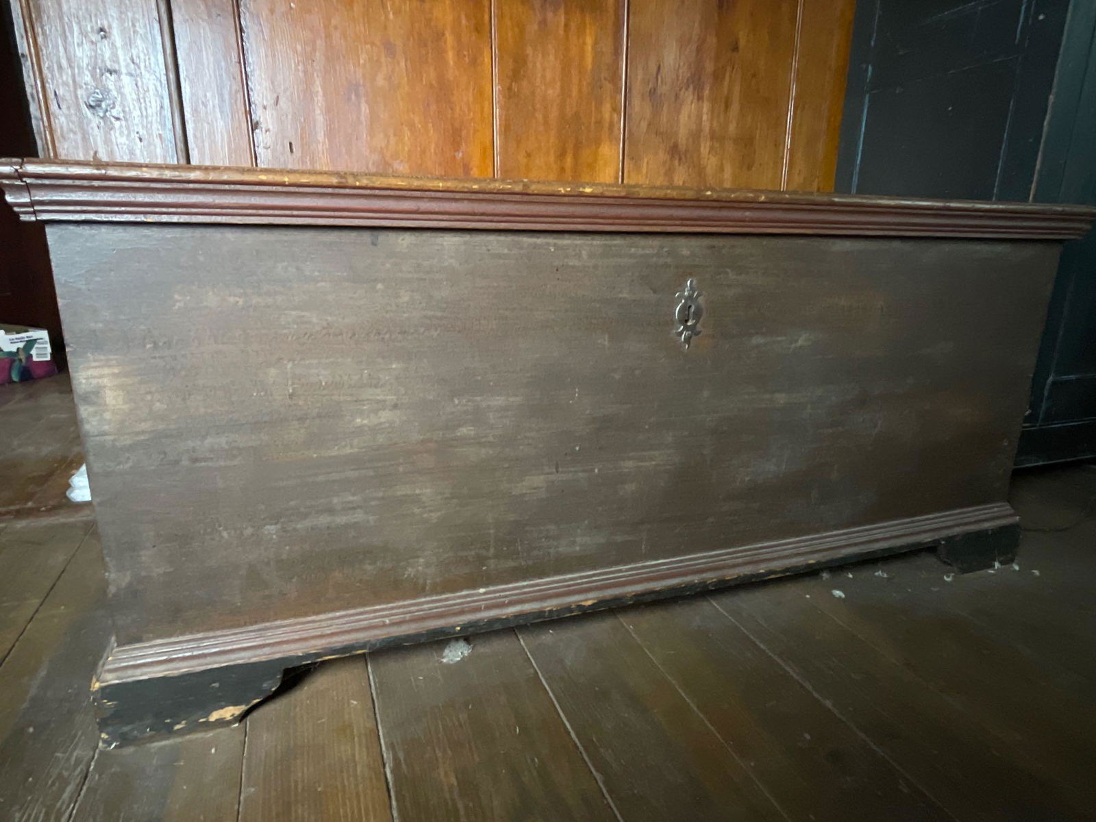 Chippendale Blanket Chest (1 of 7)