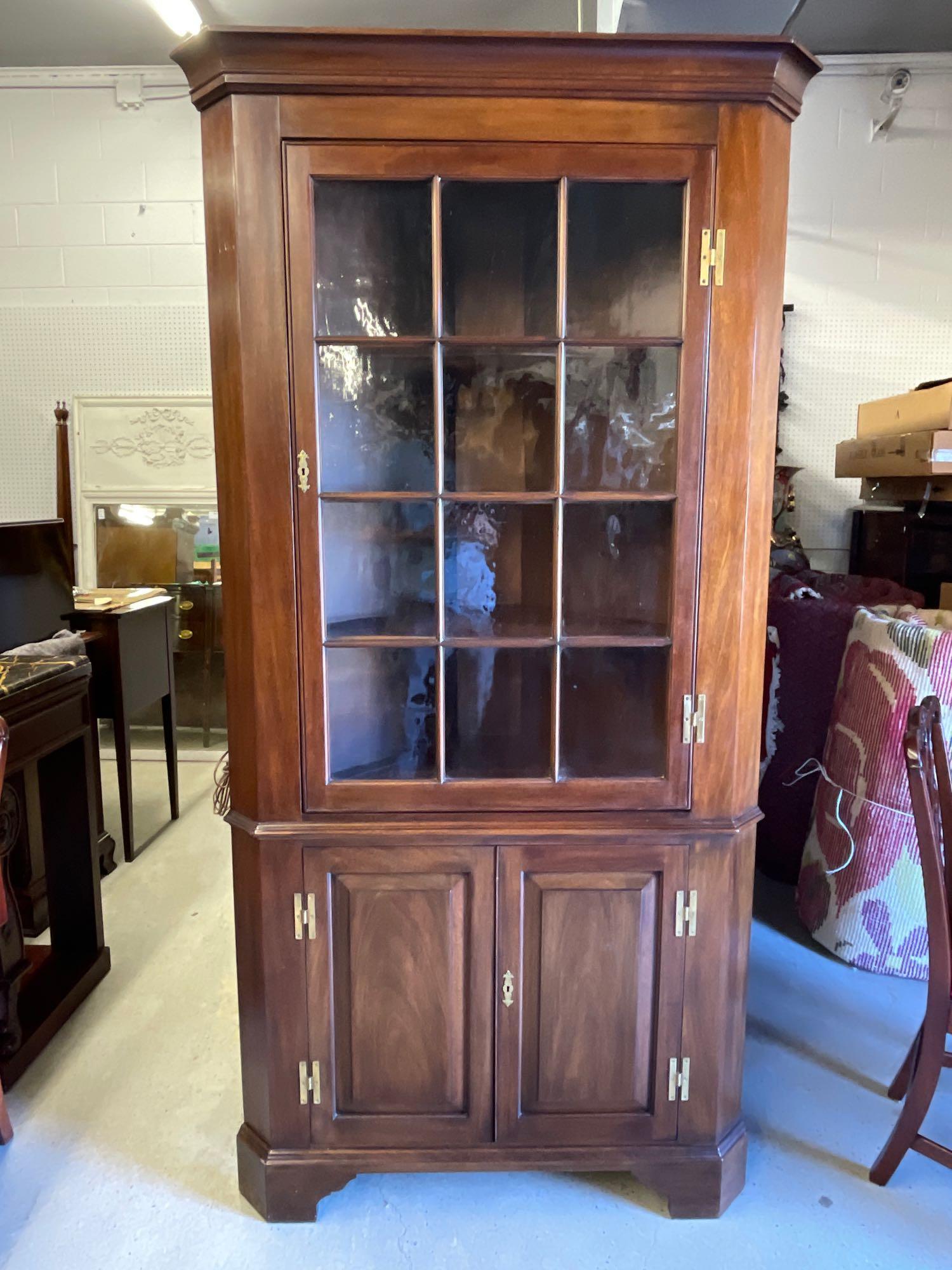 Henkel Harris Mahogany Corner Cabinet (1 of 5)