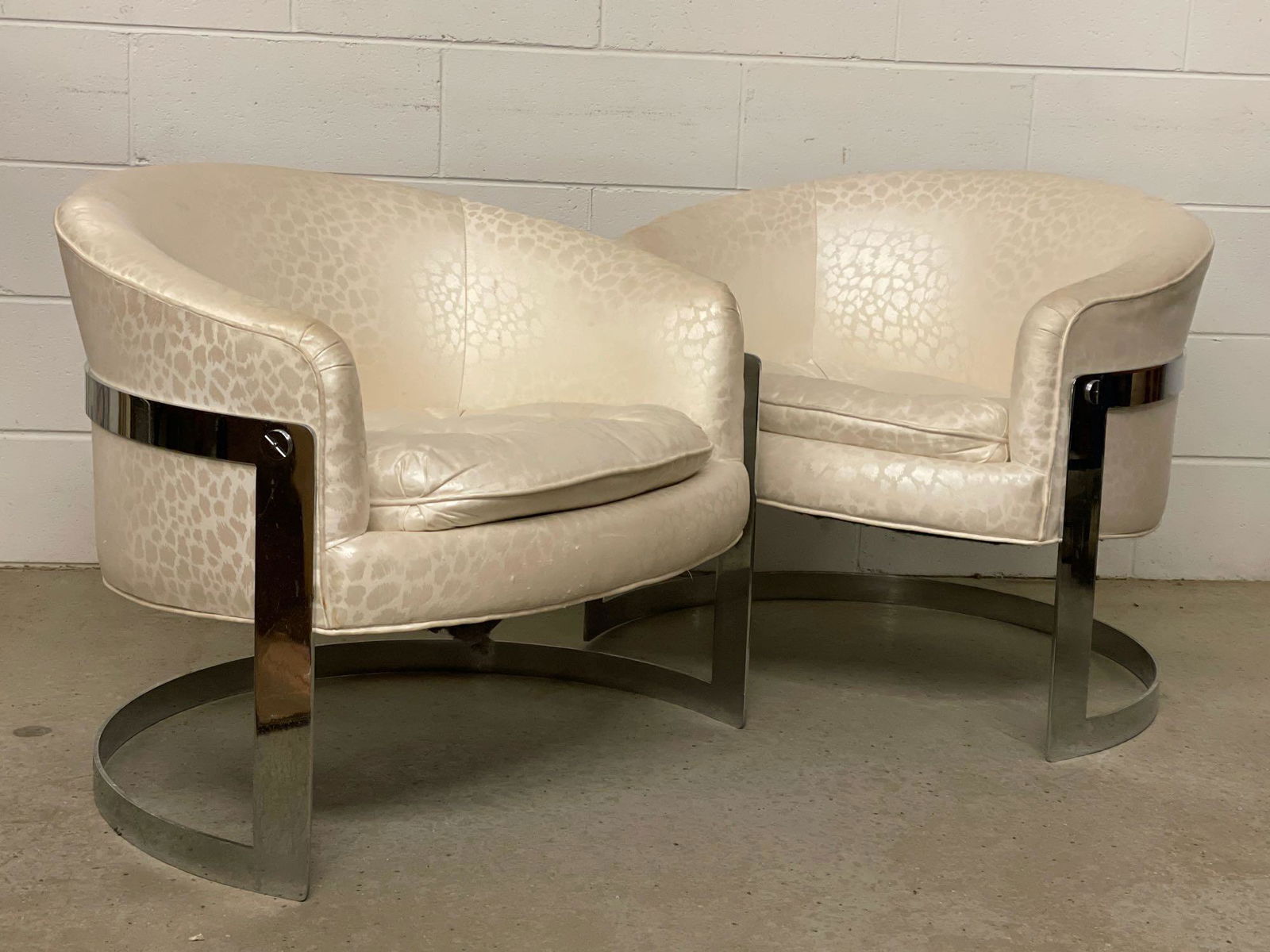 Pair of Modernist Chrome Flat Bar Barrel Chairs (1 of 6)