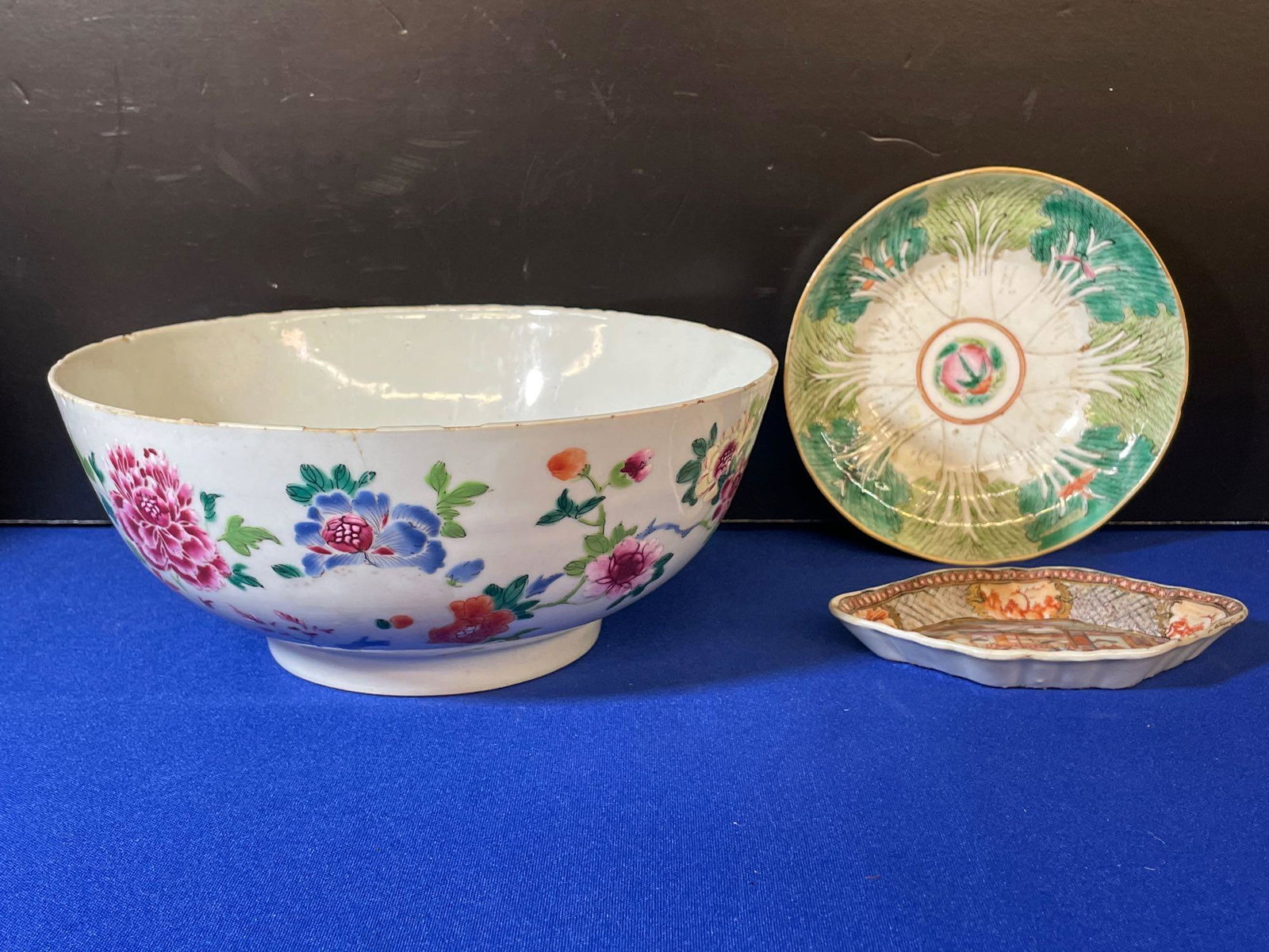 Three Pieces of Chinese Export Porcelain (1 of 9)