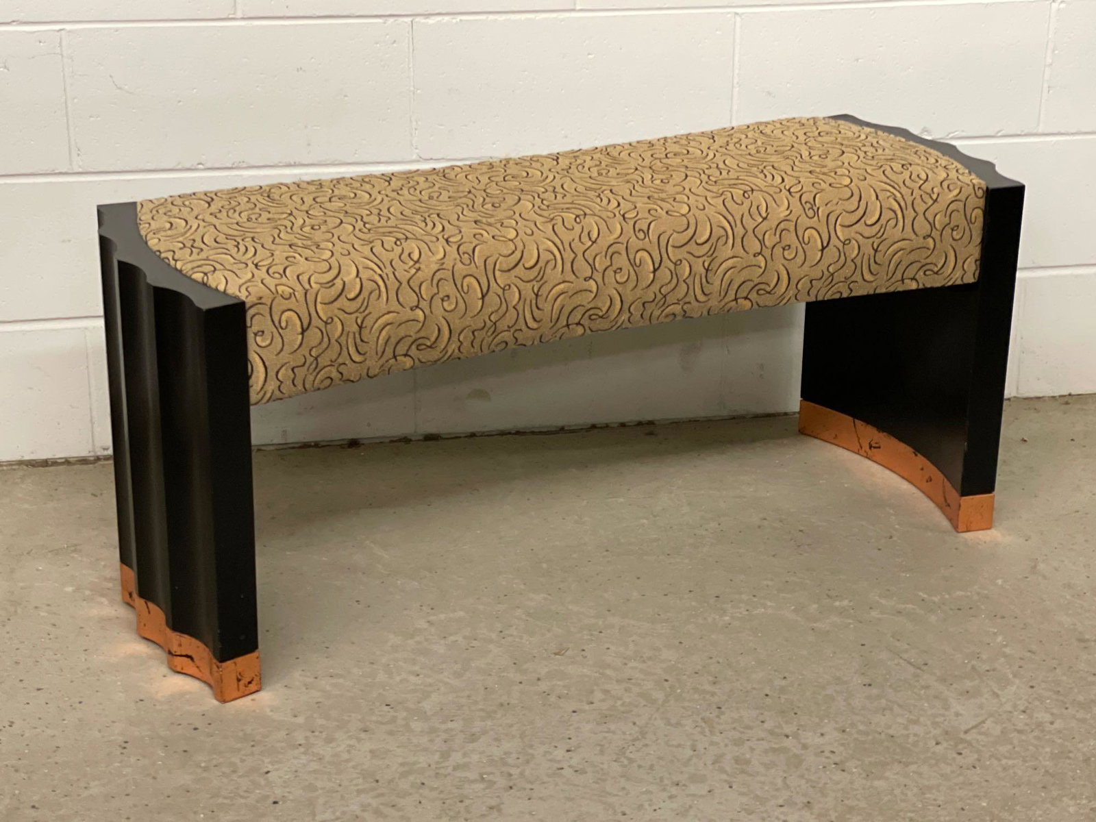 Decorator Upholstered Window Bench (1 of 4)