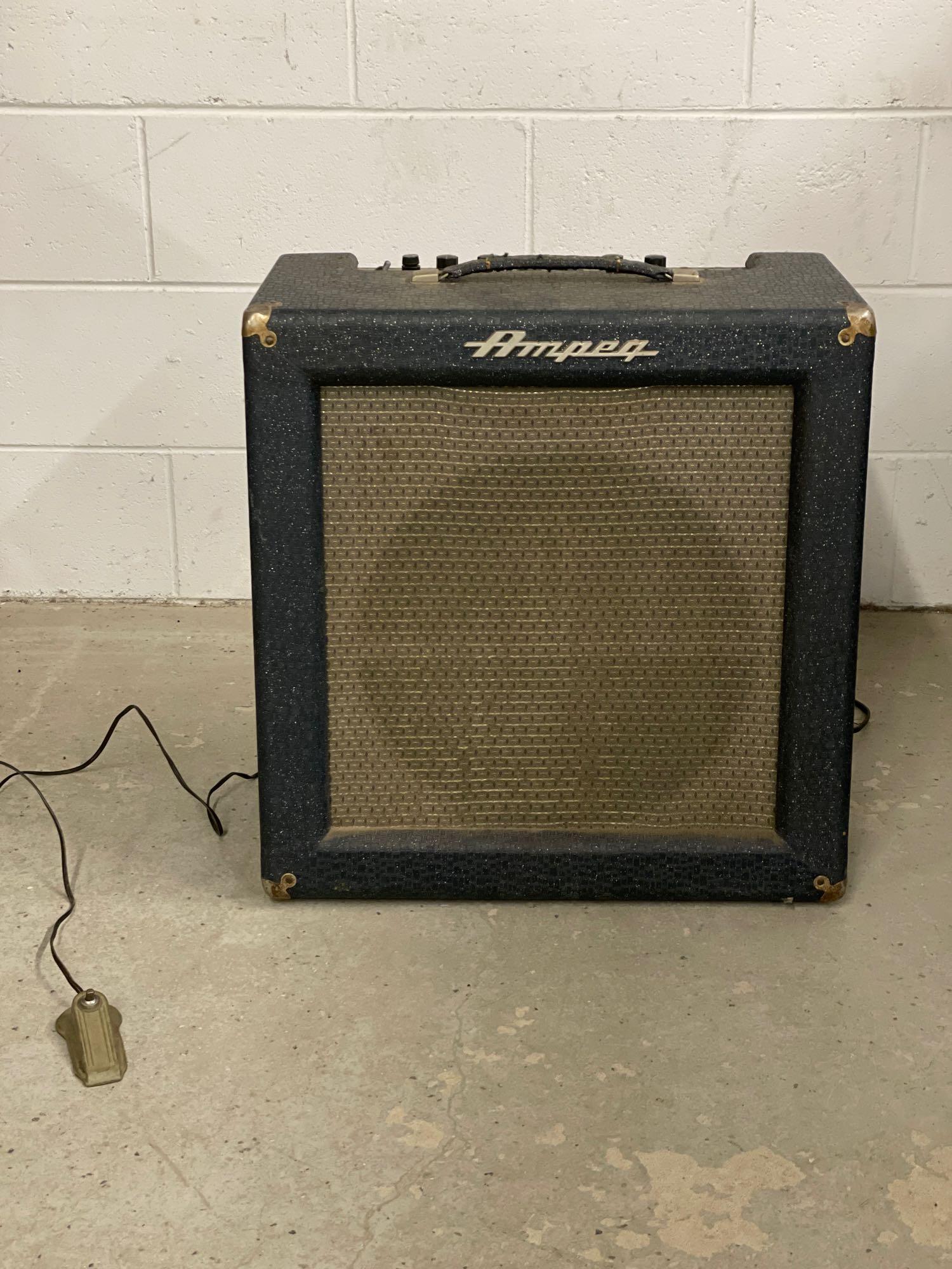 Vintage Ampeg M-15 Tube Amplifier (1 of 6)