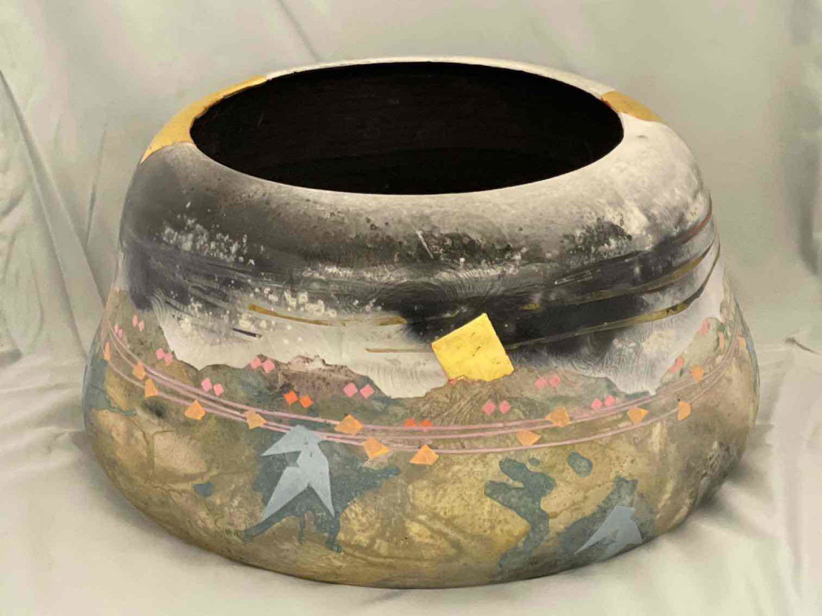 Bennett Bean. Large Pottery Vessel (1 of 5)