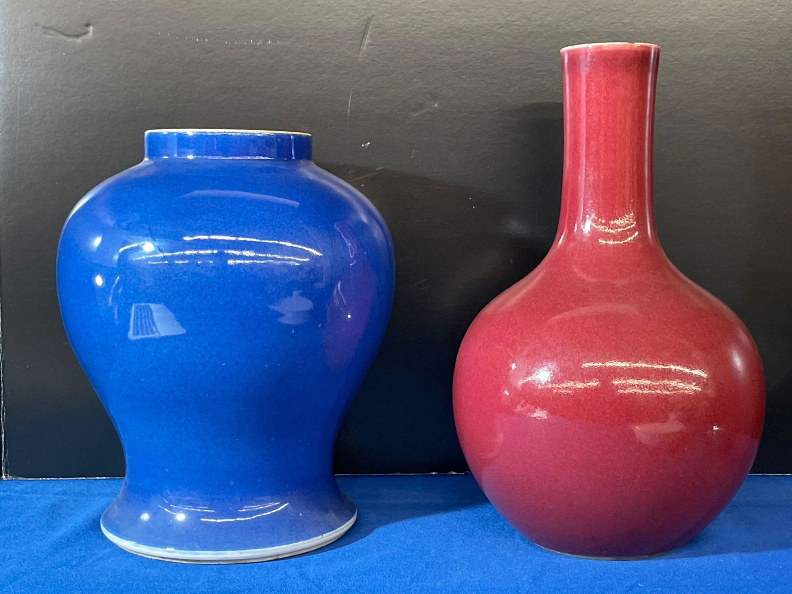 Two Chinese Porcelain Vases (1 of 5)