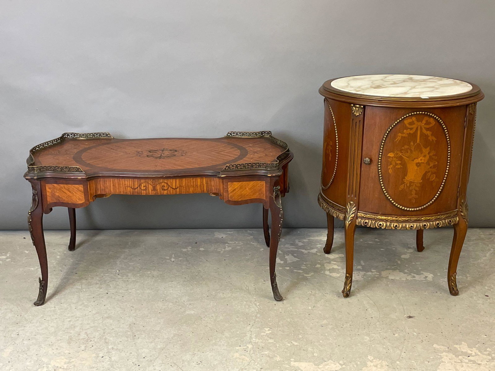Two French Louis XV-style Stands (1 of 7)