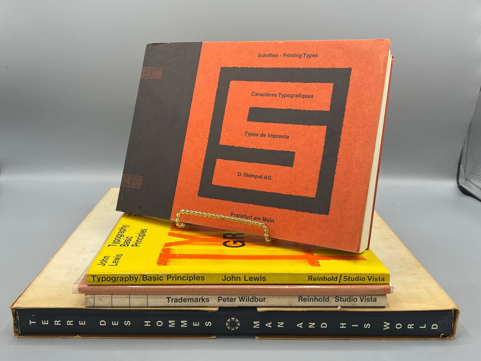 Five Graphic Design and Typography Books (1 of 6)