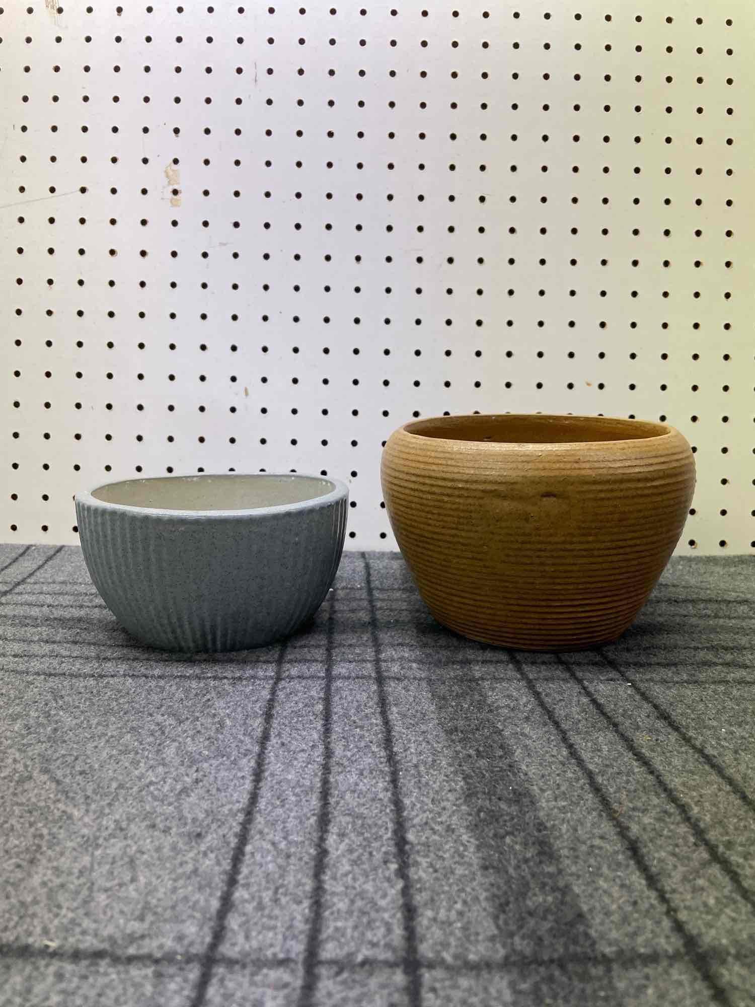 Zanesville Stoneage Modern Ribbed Pottery Planters (1 of 6)