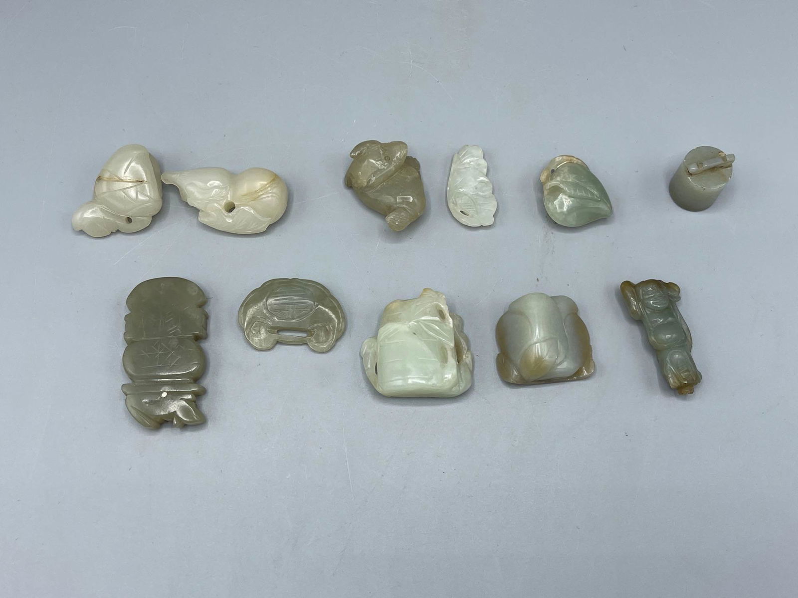 11 Jade and Hardstone Articles (1 of 4)