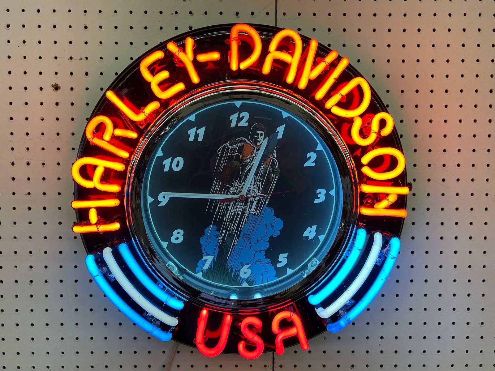 Harley Davidson Neon Clock (1 of 4)